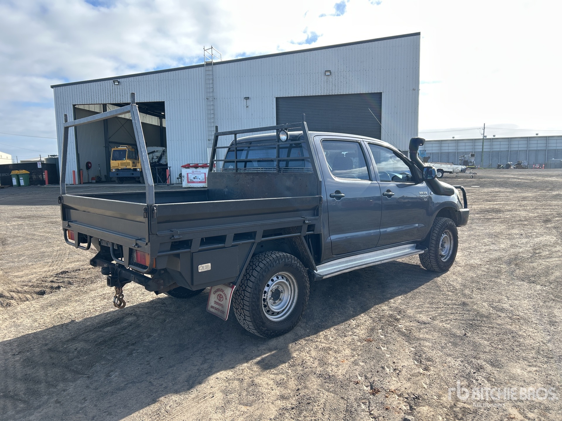 General Appearance with Picture, Right Rear Corner