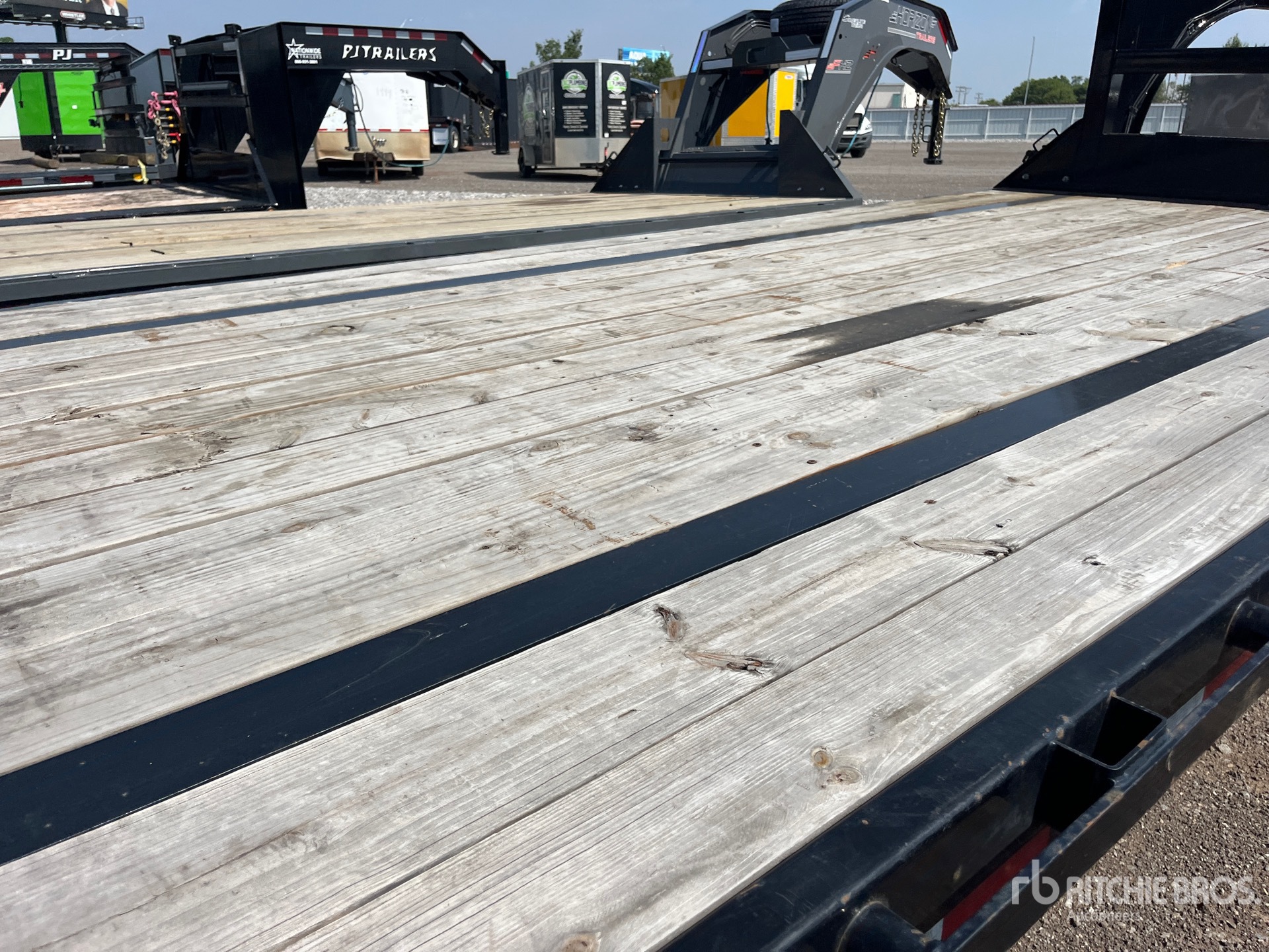 2025 Pj Trailers 40 ft T/A Gooseneck