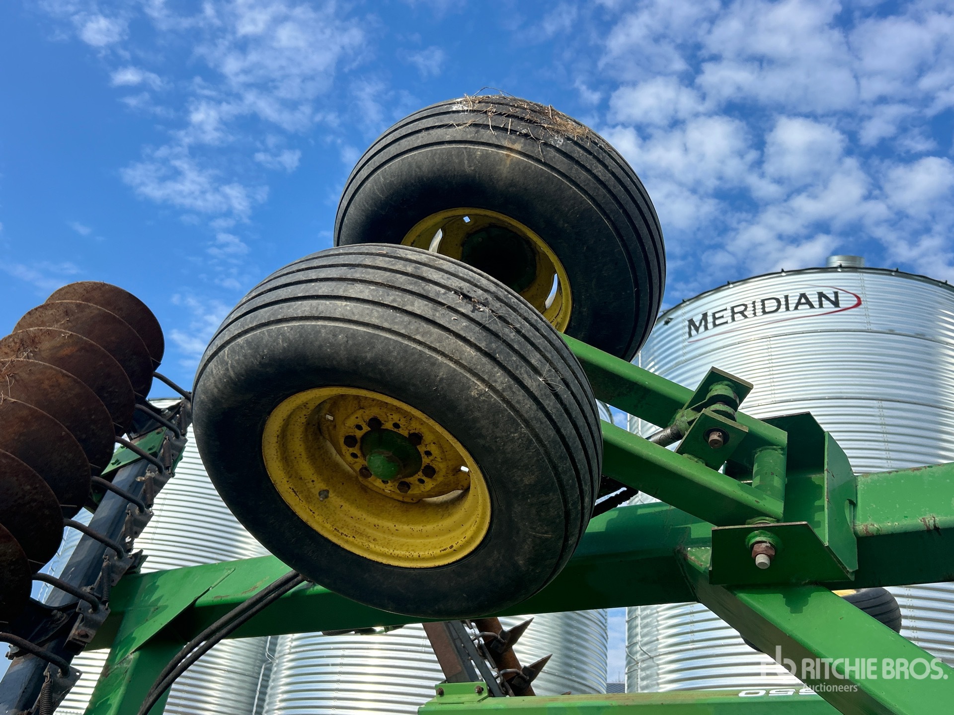 John Deere 650