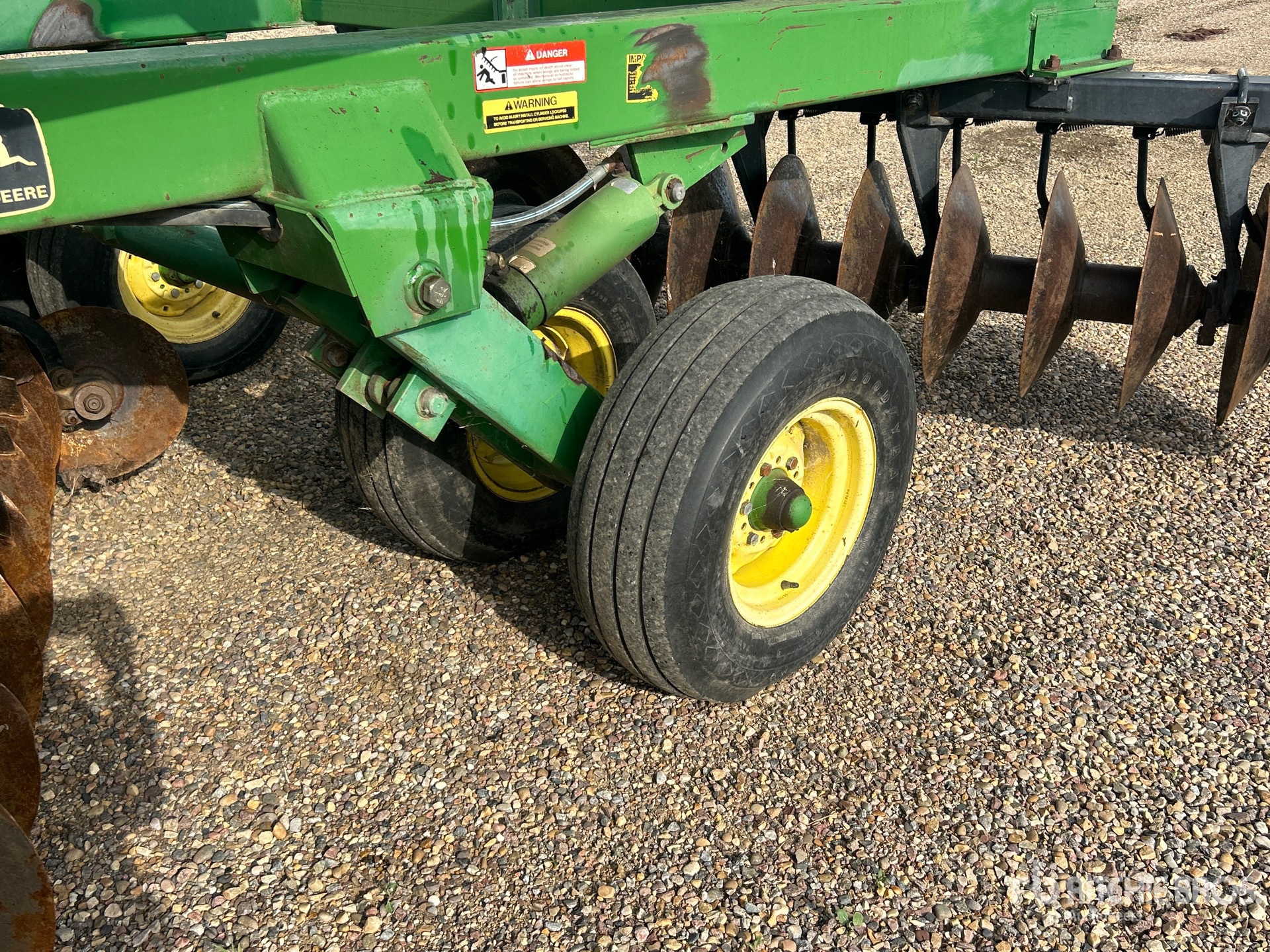 John Deere 650