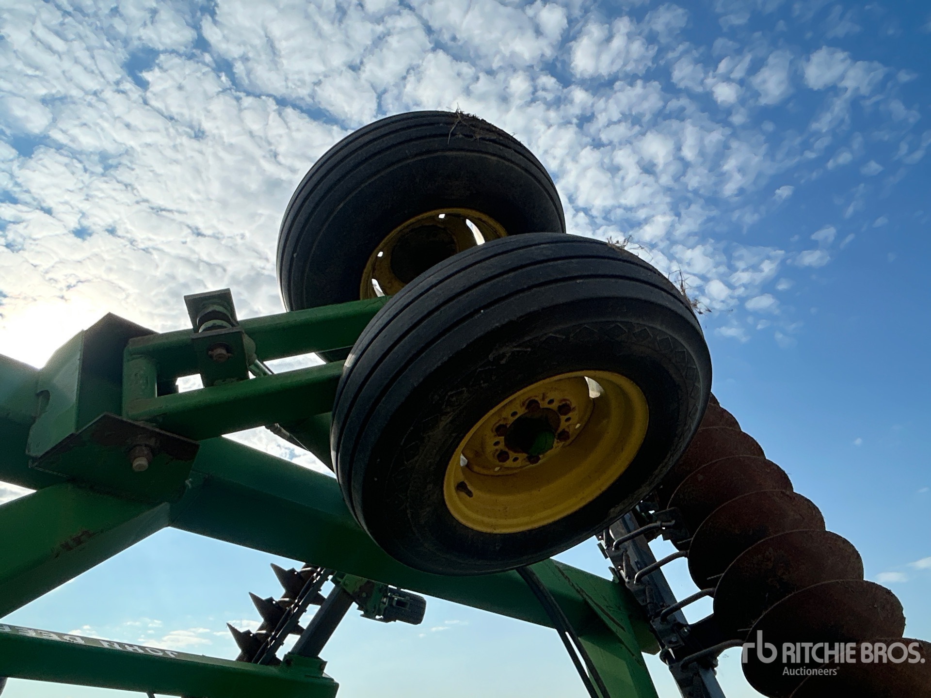 John Deere 650