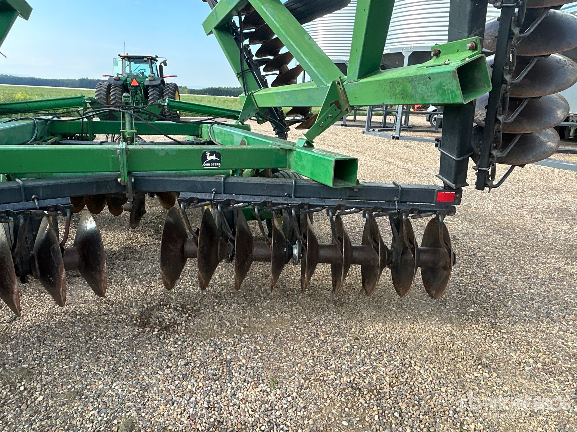 John Deere 650