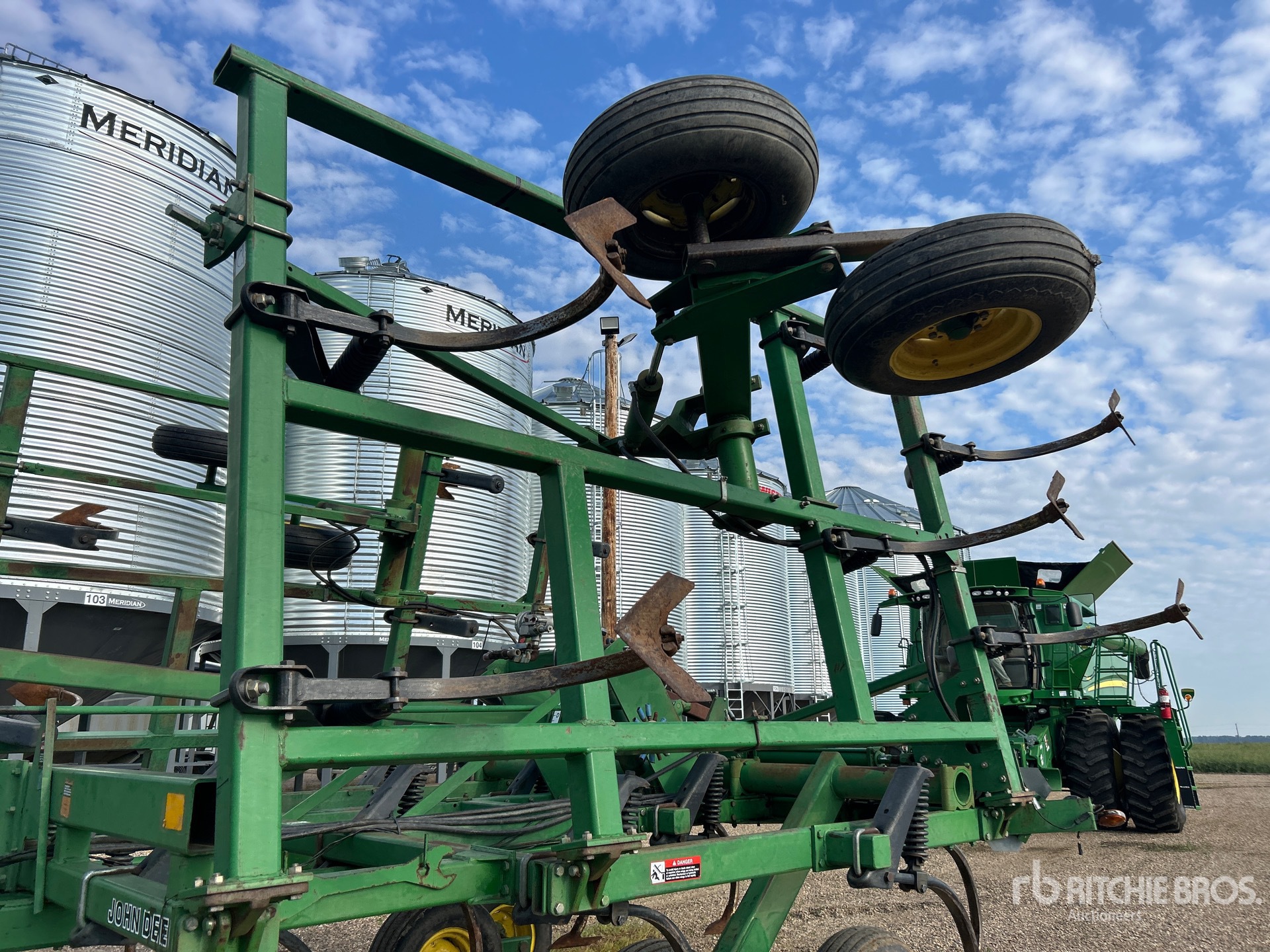 1995 John Deere 680