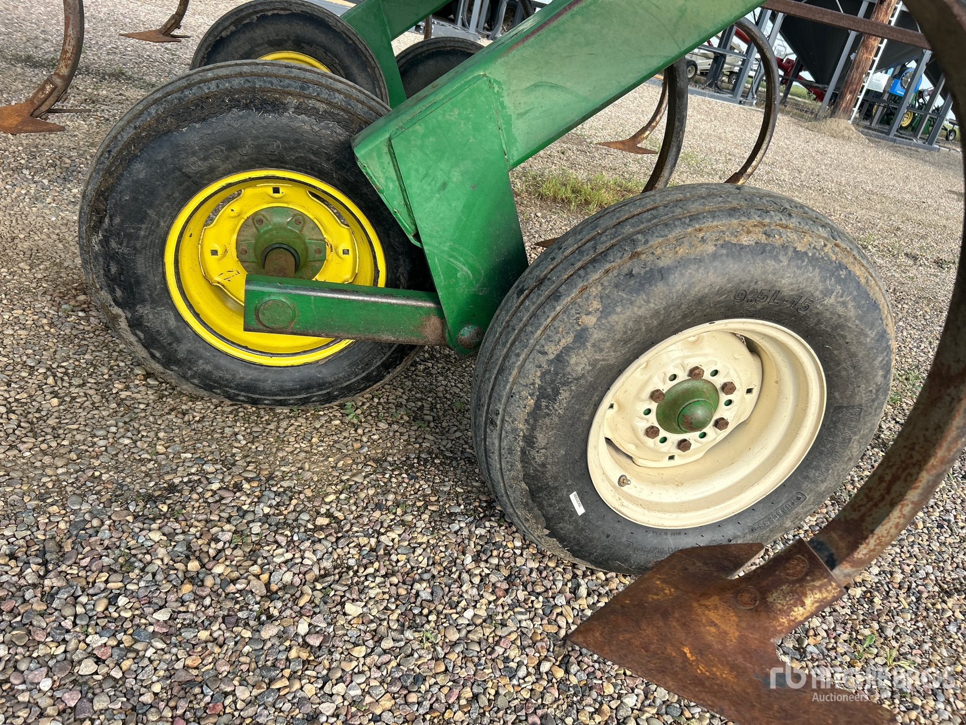 1995 John Deere 680
