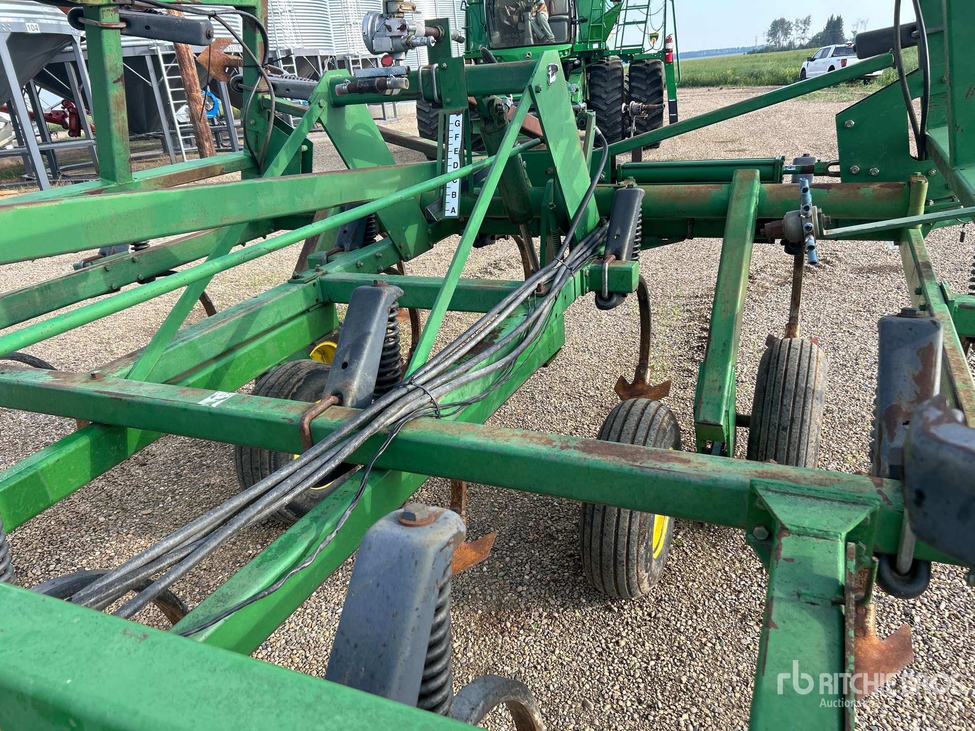 1995 John Deere 680