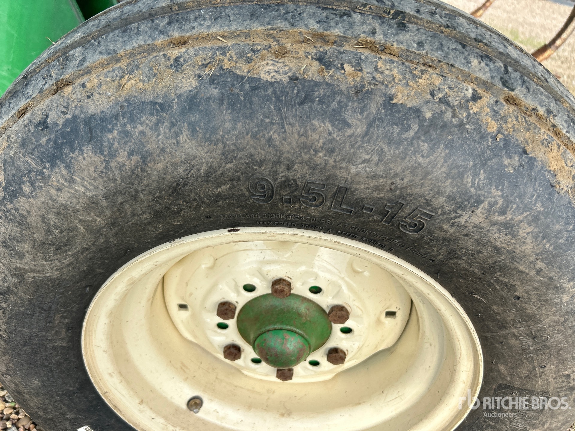 1995 John Deere 680