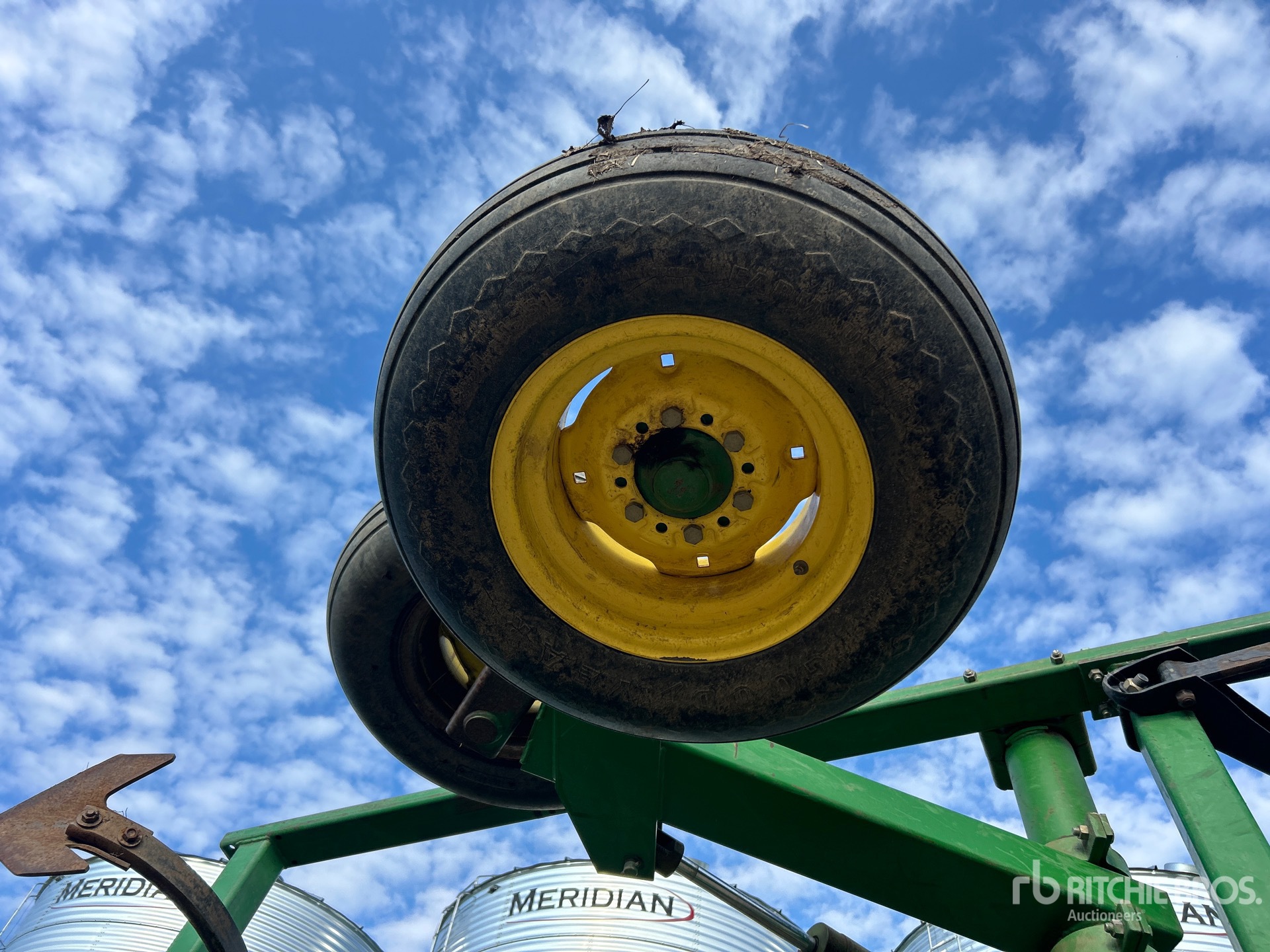 1995 John Deere 680
