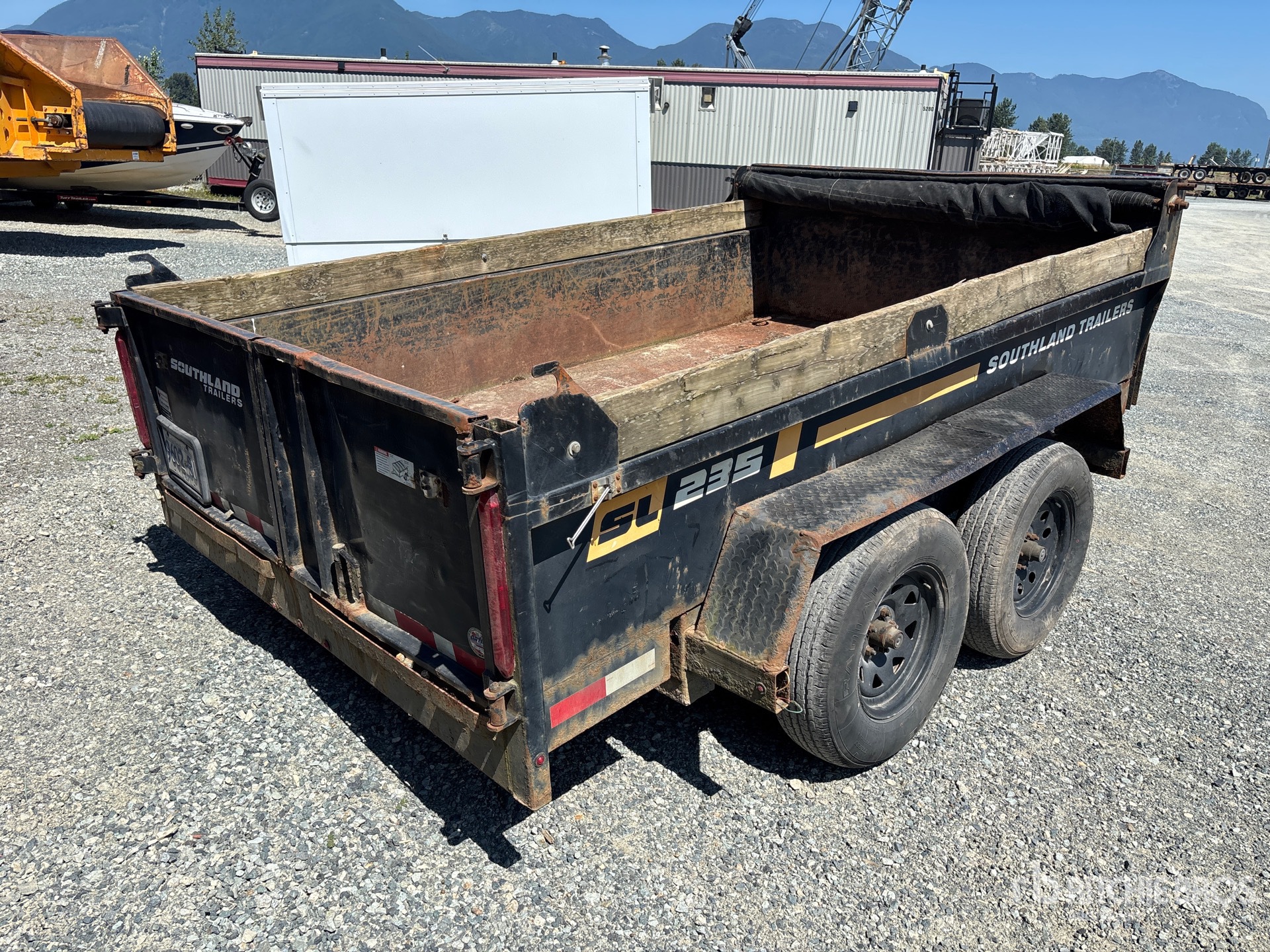 General Appearance with Picture, Right Rear Corner