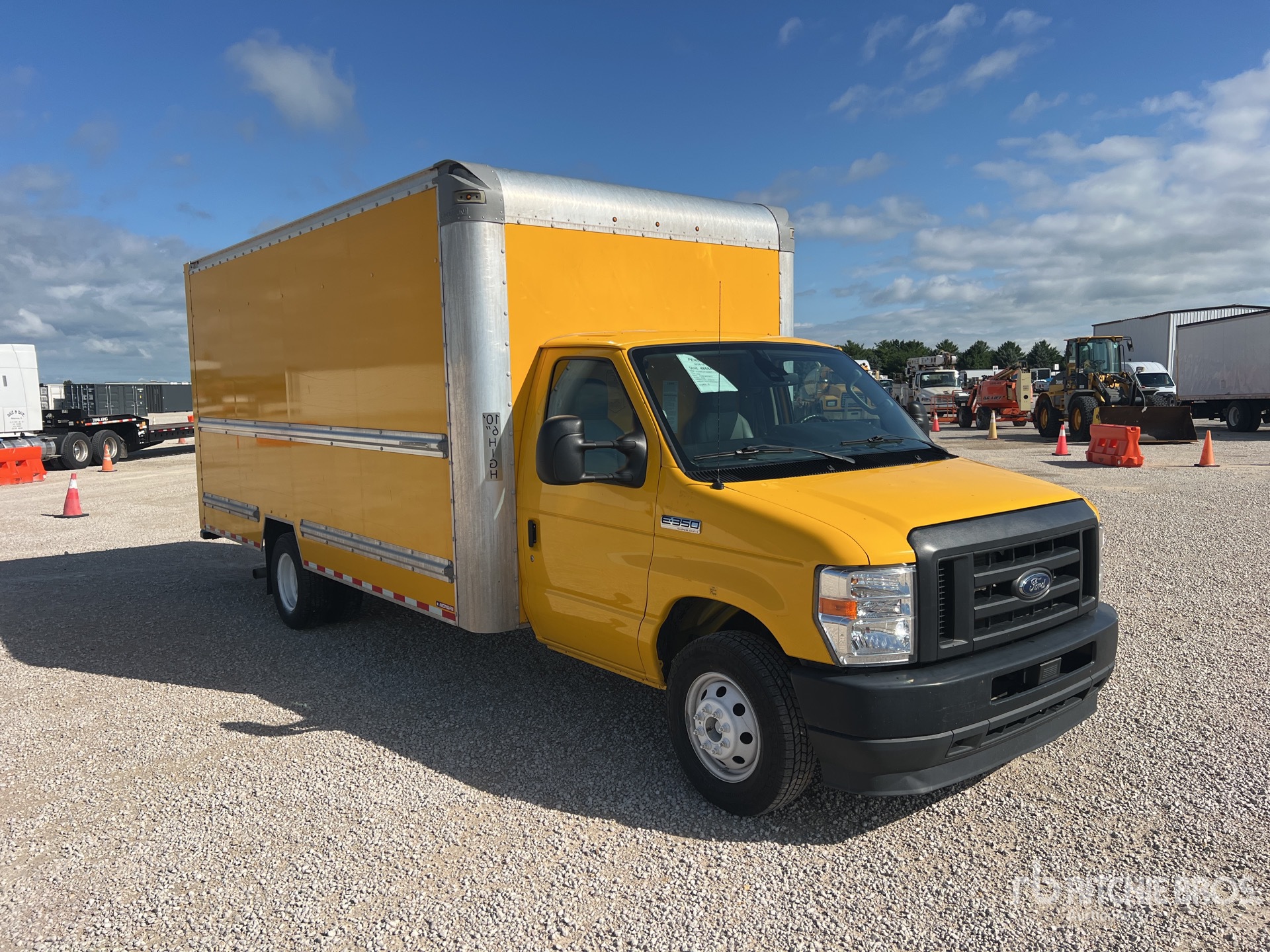 2022 Ford E-350