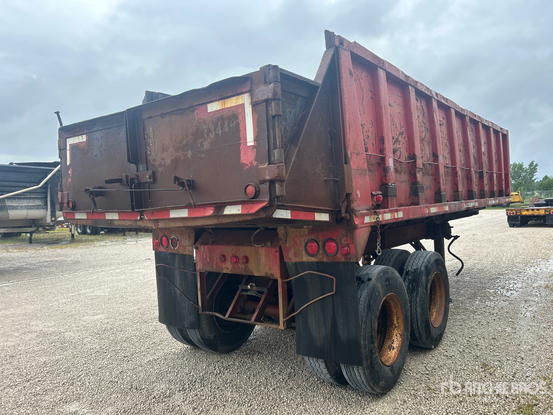 General Appearance with Picture, Right Rear Corner