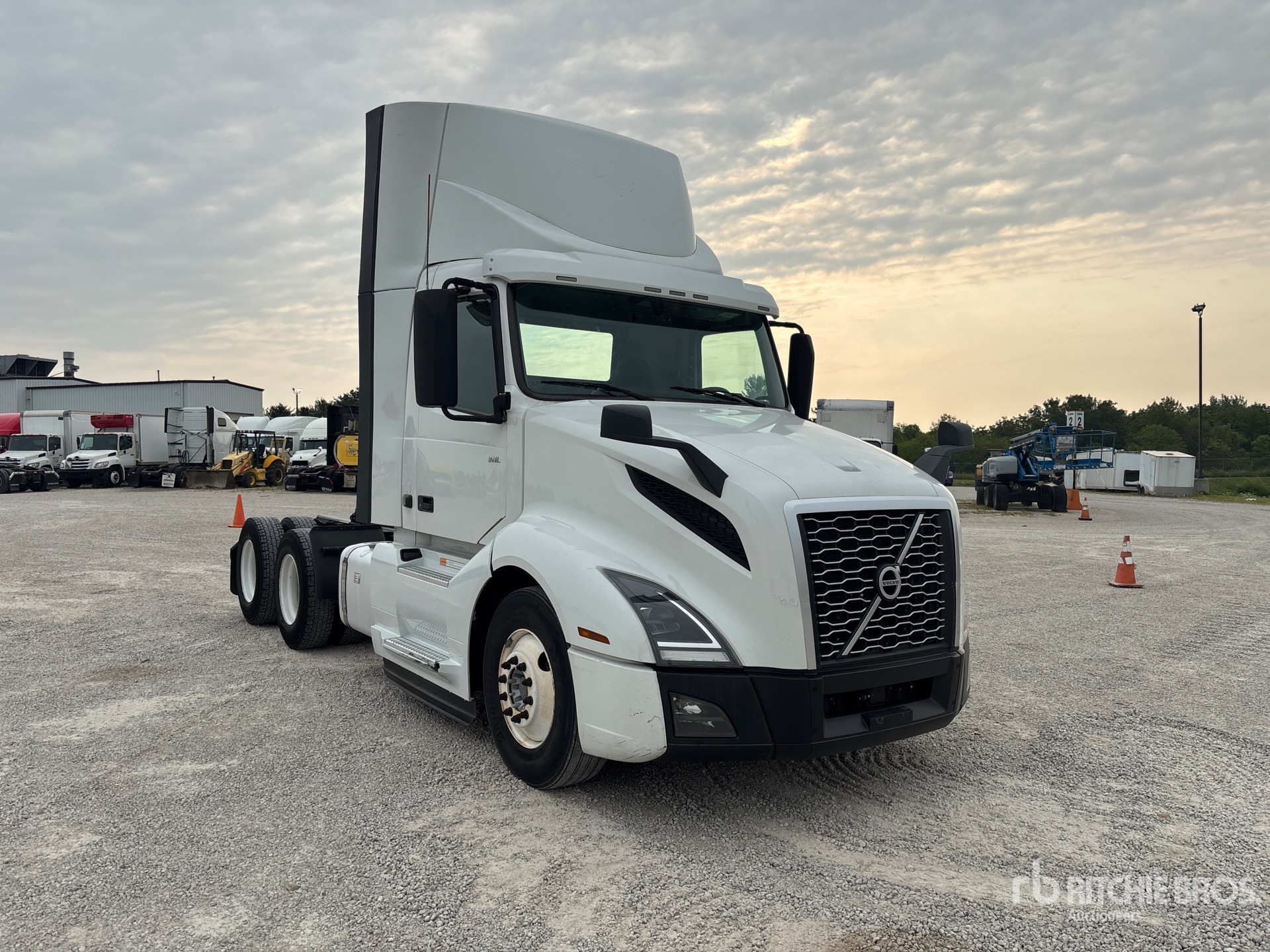 2021 Volvo VNL300