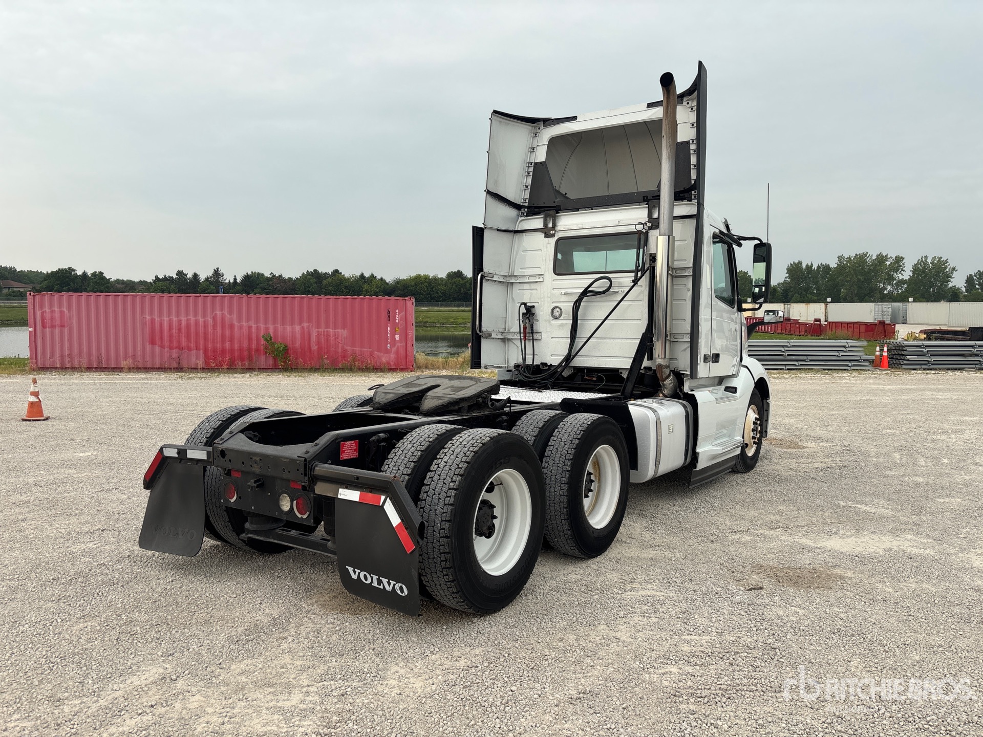 2021 Volvo VNL300