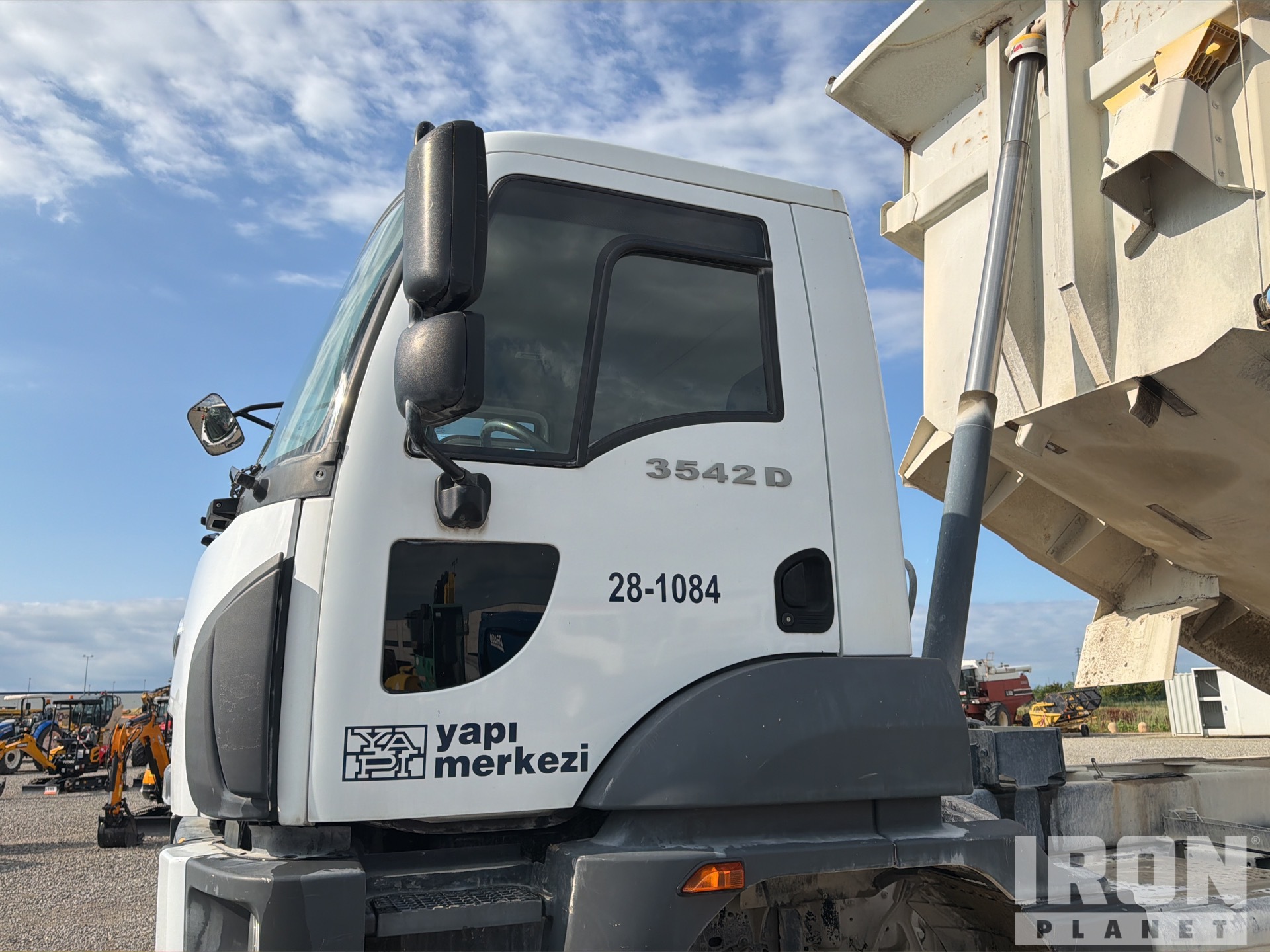 2022 Ford 3542D