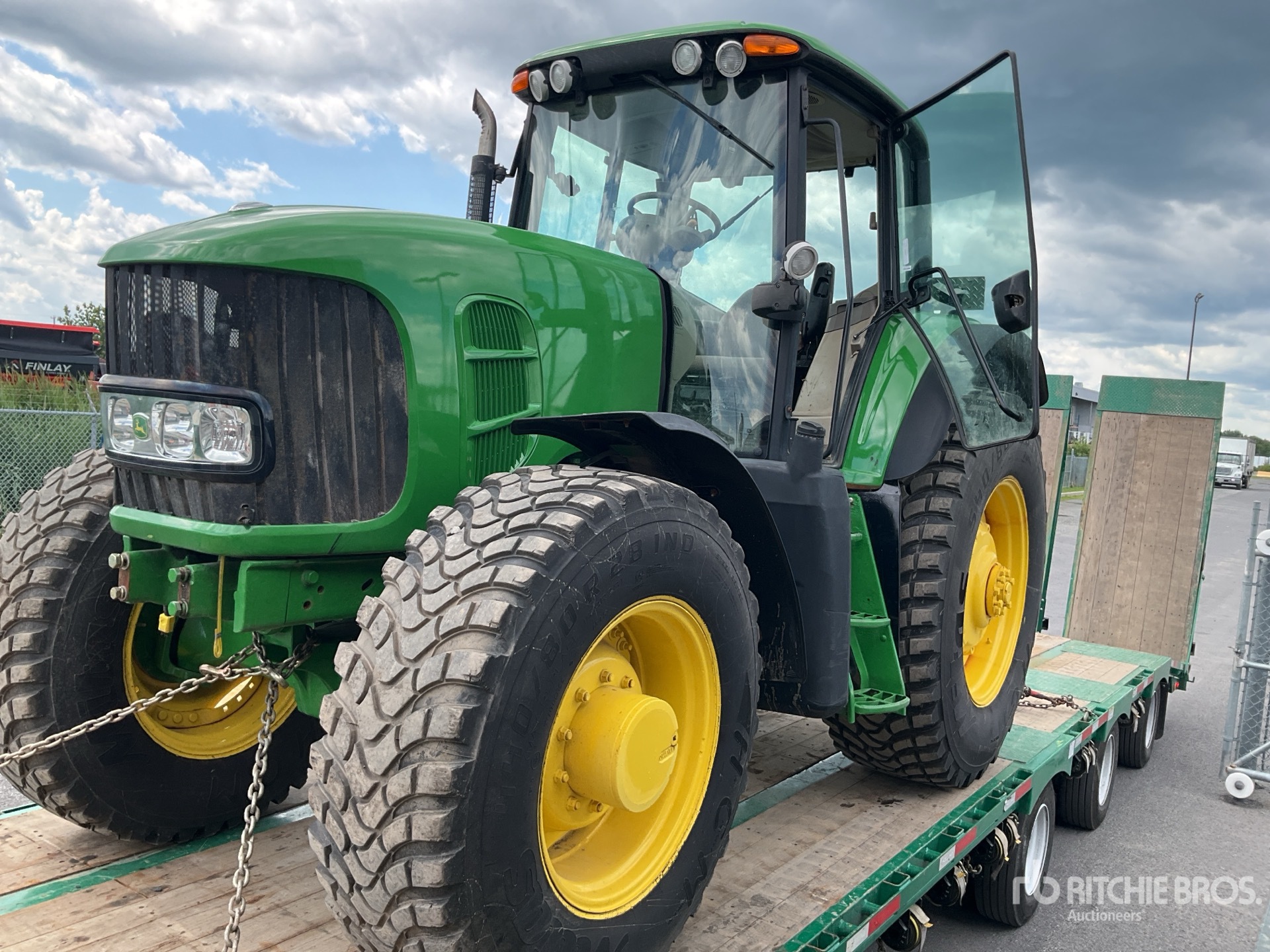 2010 John Deere 7430