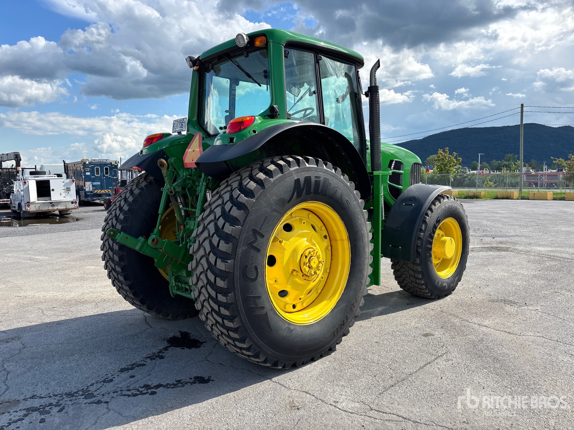 2010 John Deere 7430