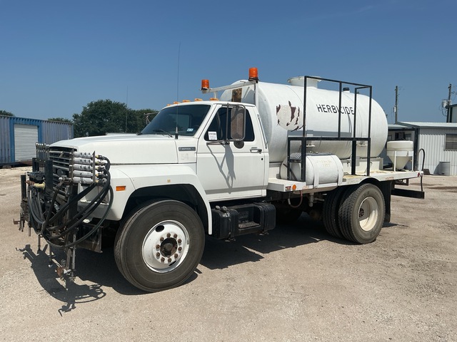 1995 Ford F700 4x2 Herbicide Sprayer Truck