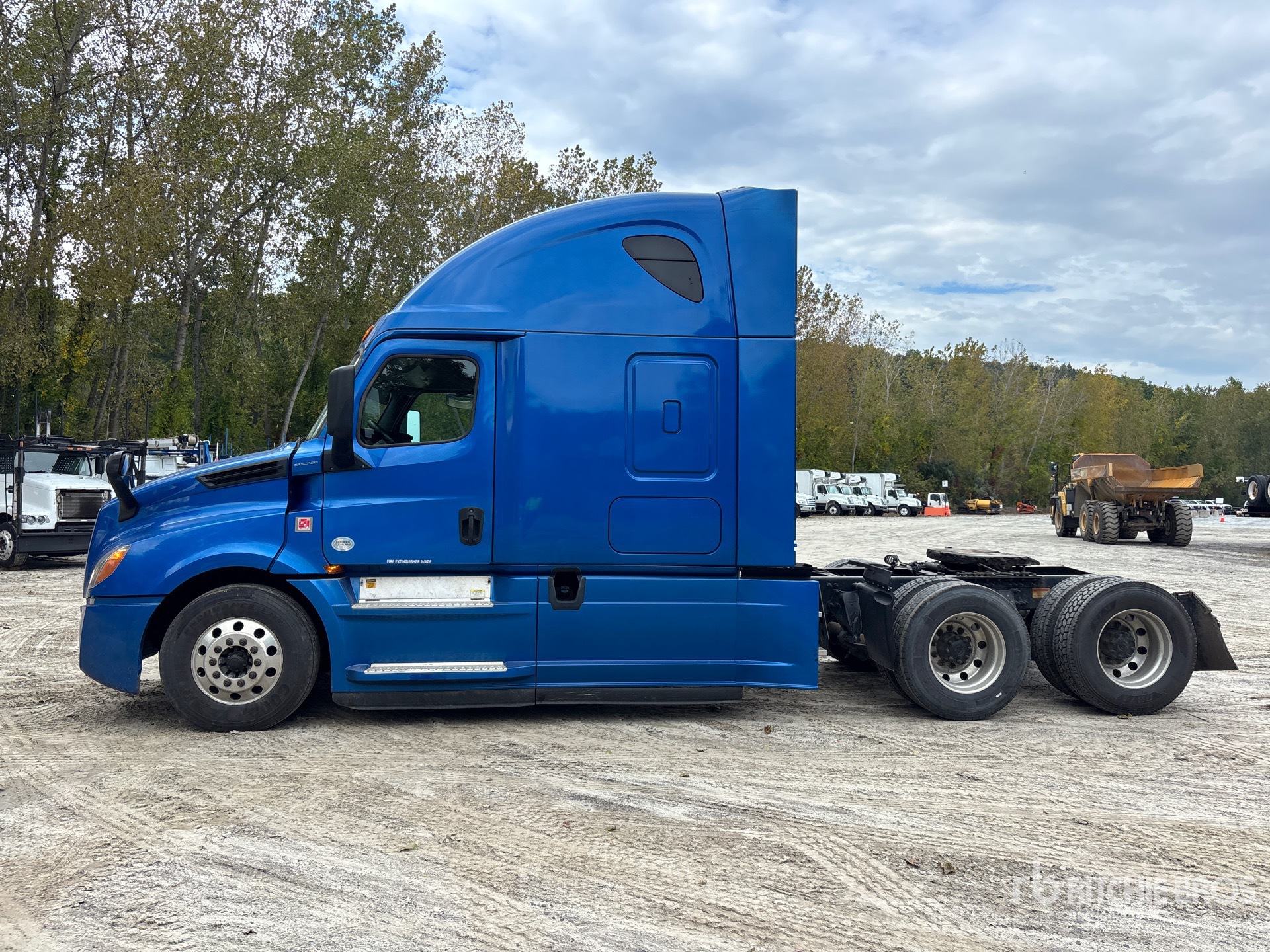 2019 Freightliner CASCADIA 126