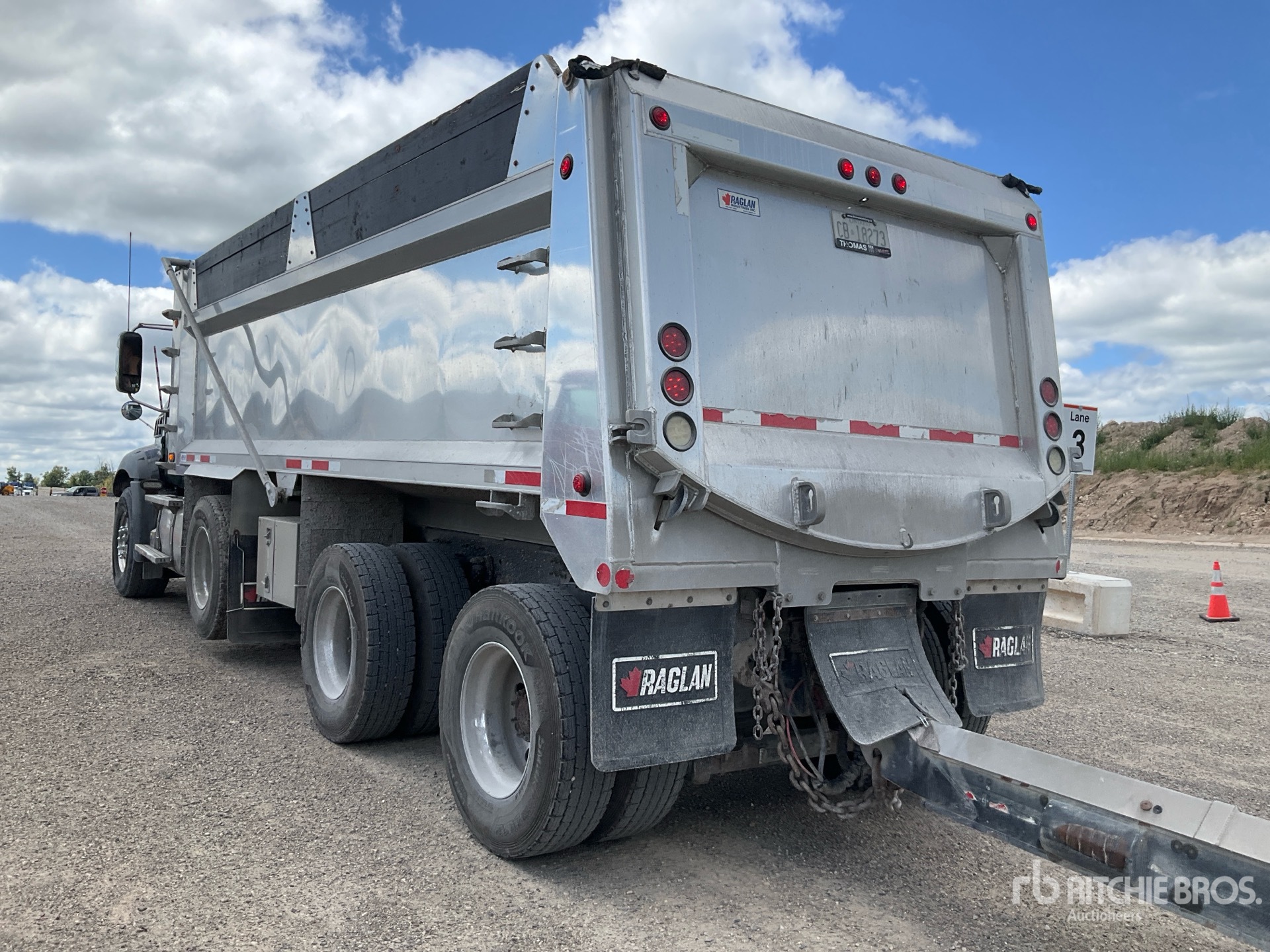 2021 Mack GR64B GRANITE