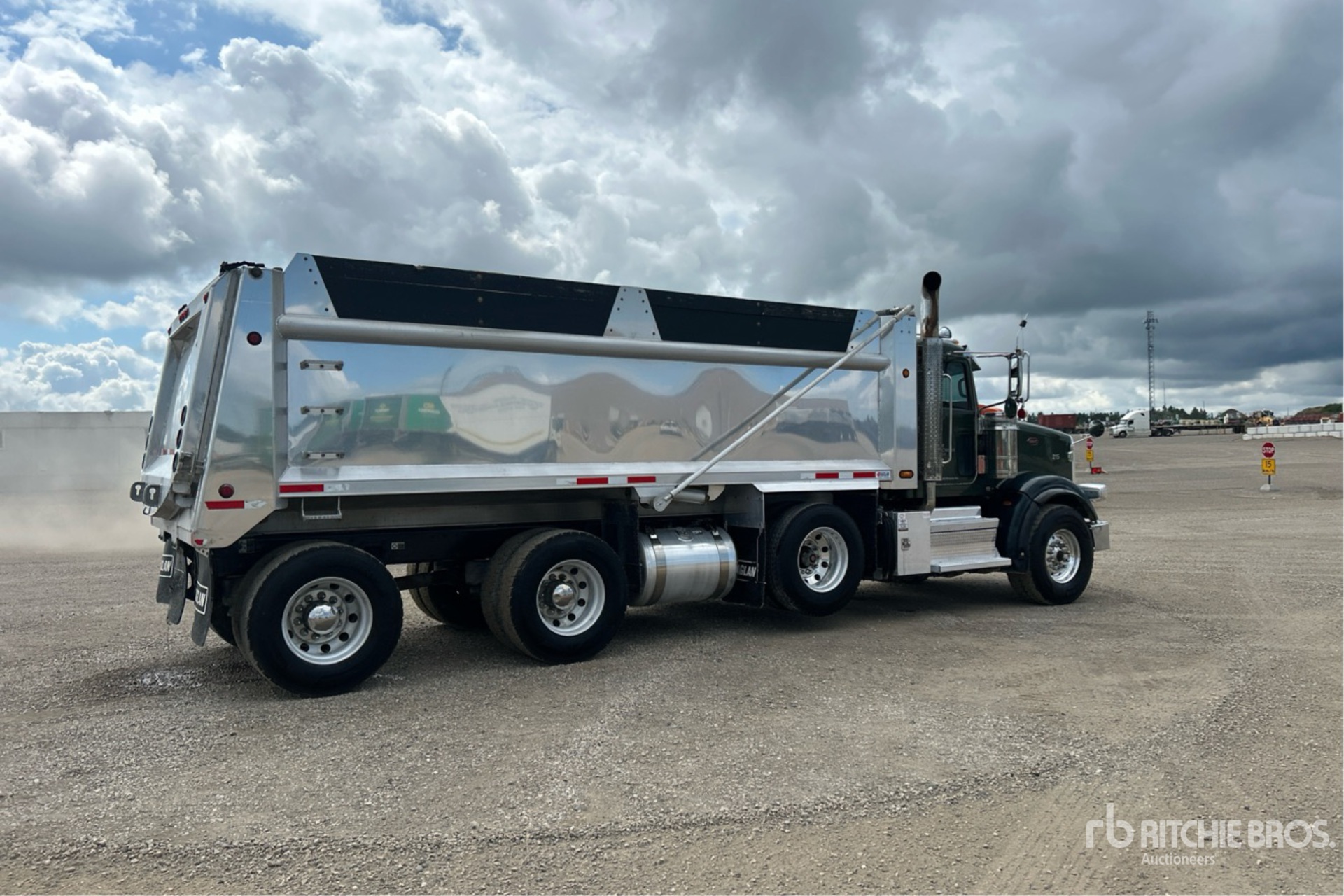 2021 Peterbilt 367