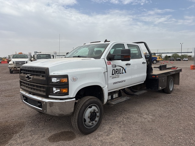2022 Chevrolet C5500 4x4 Crew Cab Flatbed Truck