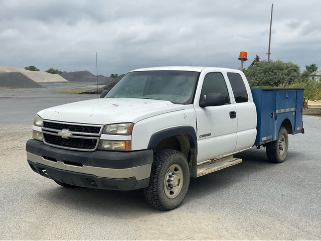 2007 Chevrolet 2500 HD 4x2 Extended Cab Utility Truck
