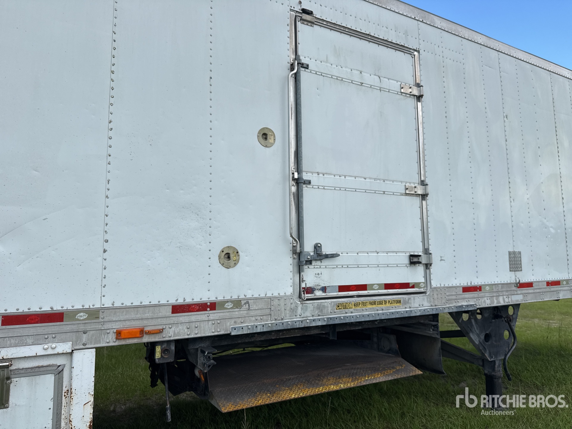 2013 Utility 48 ft T/A
