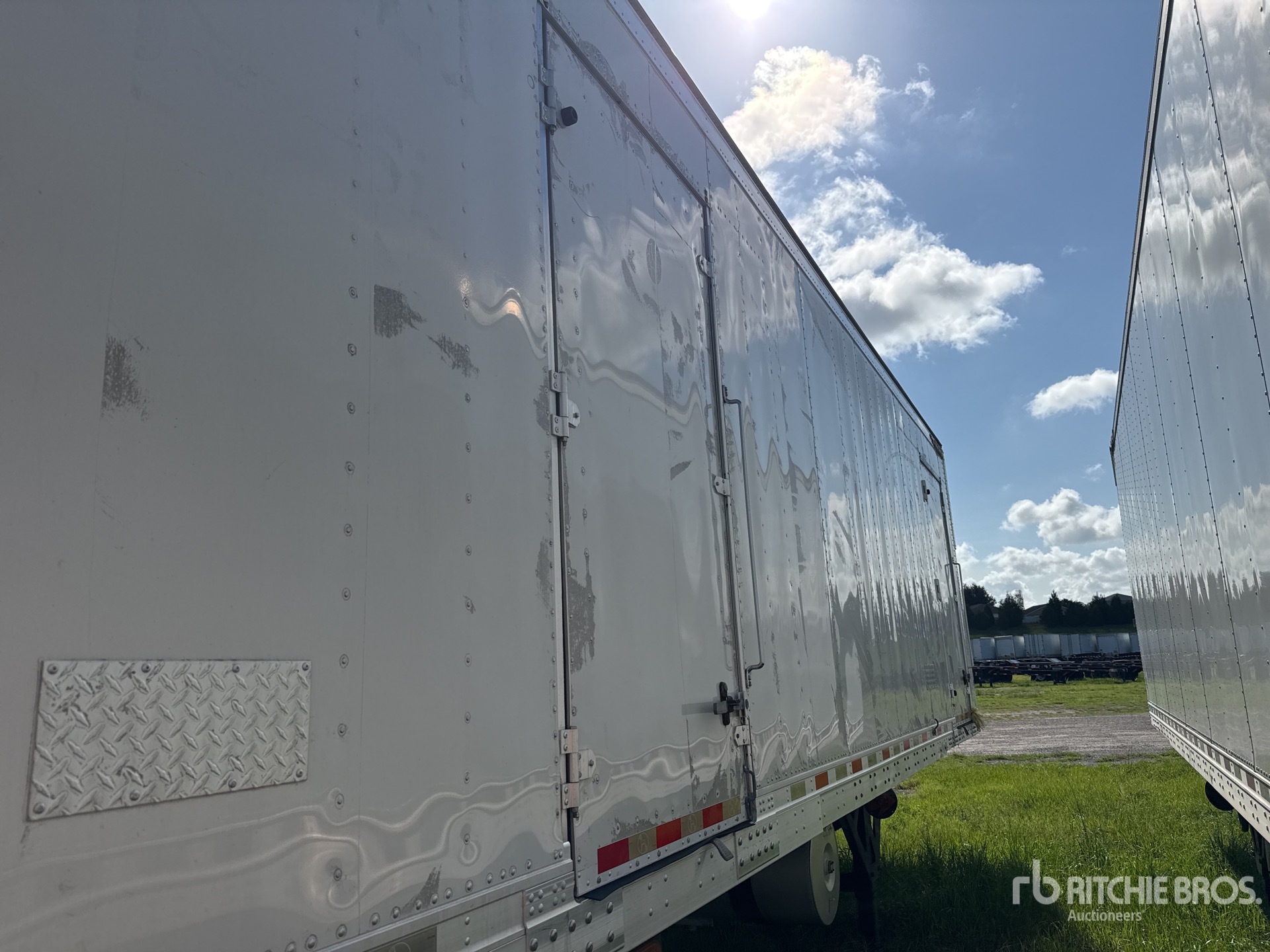 2014 Great Dane 48 ft x 102 in T/A