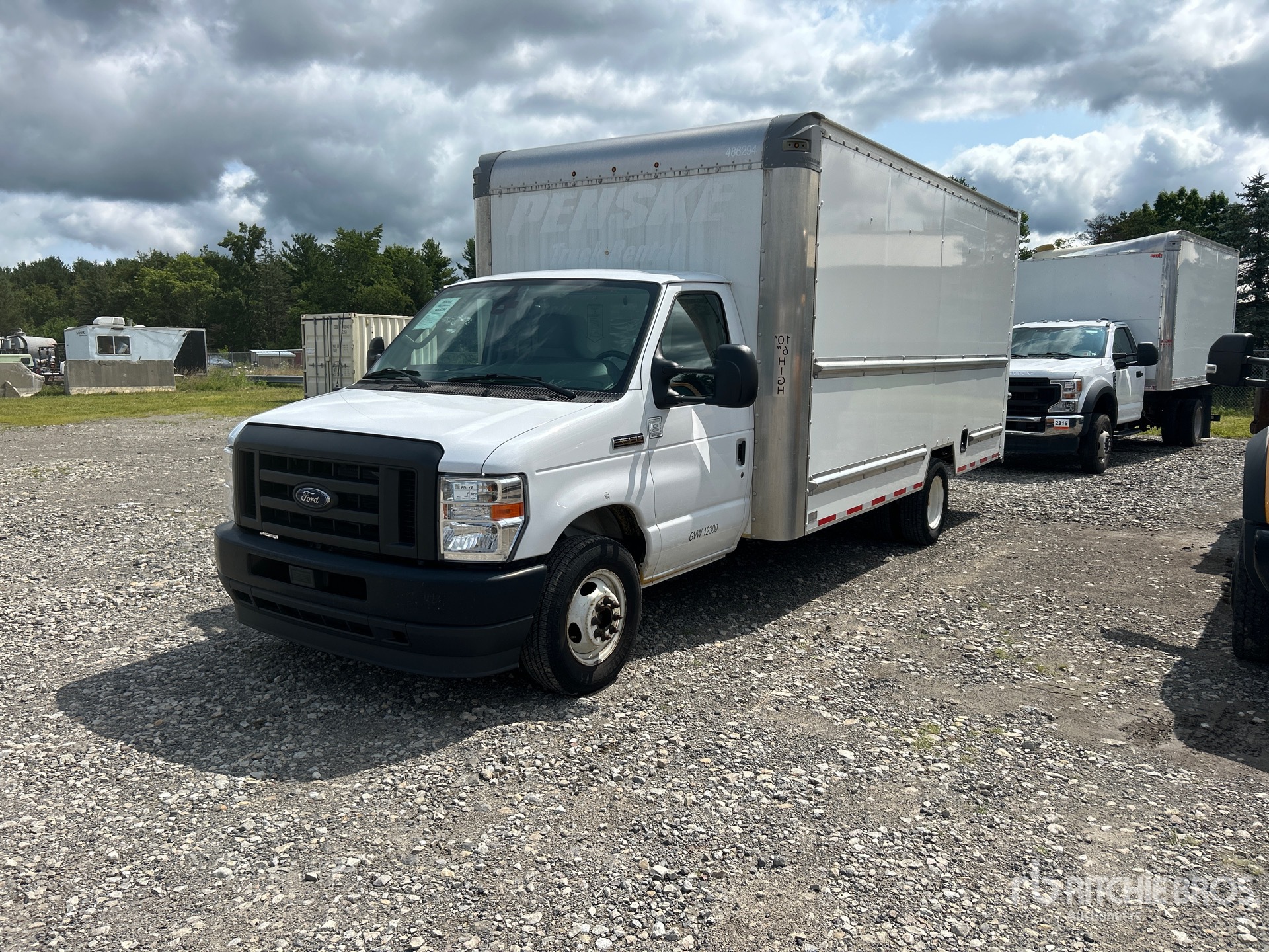 Photo of a 2022 Ford E-350