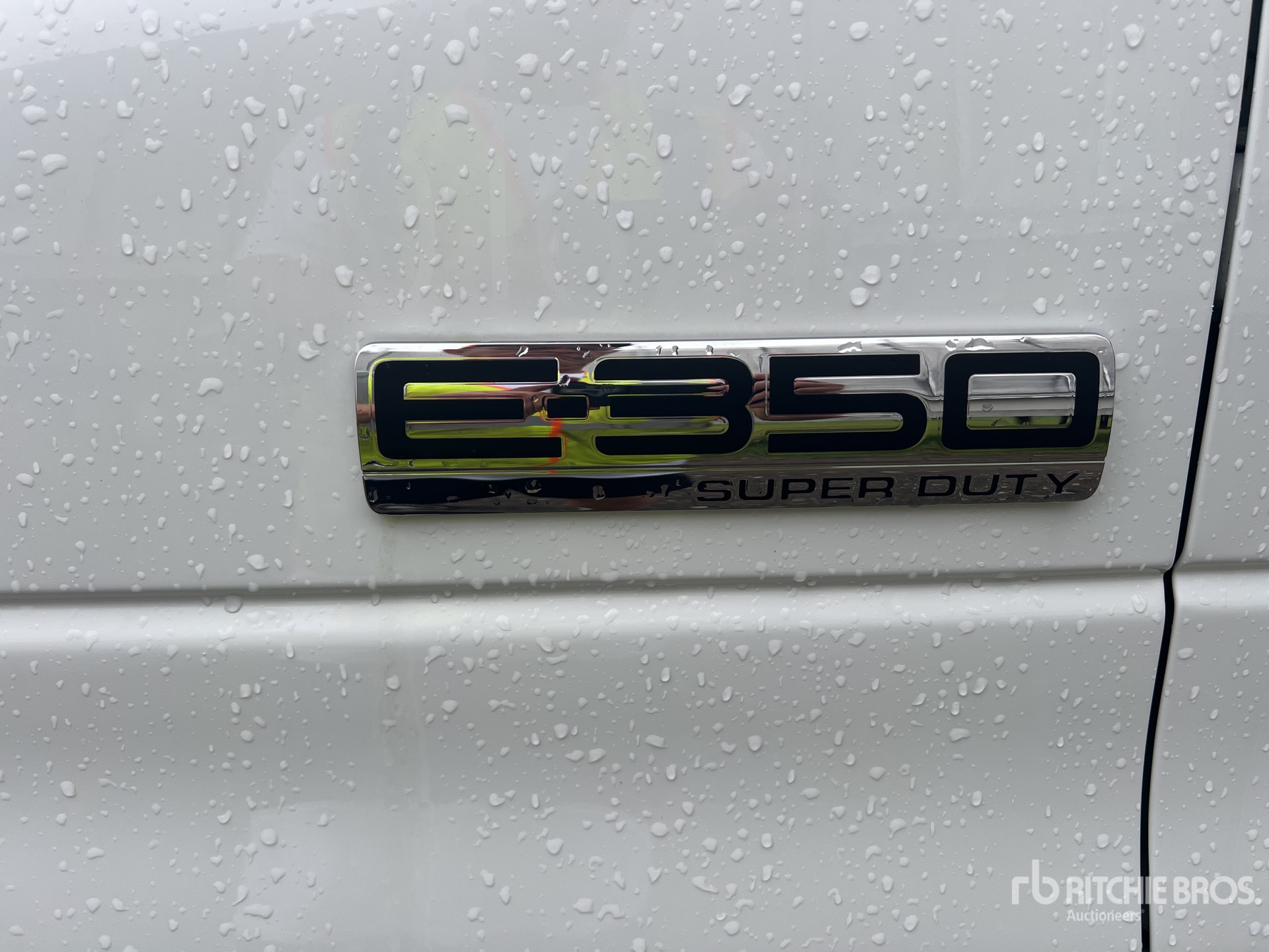 2022 Ford E-350