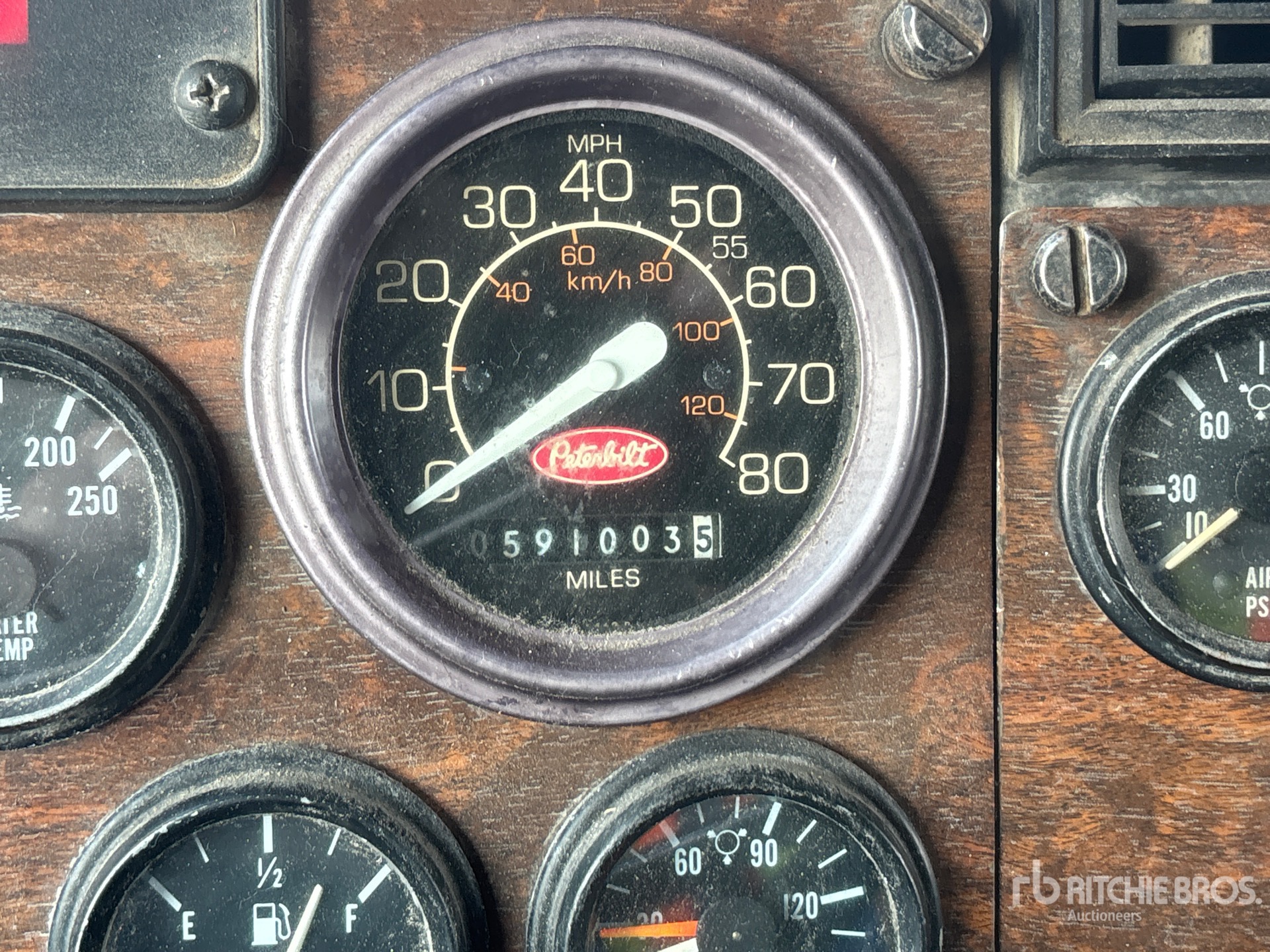 1999 Peterbilt 385