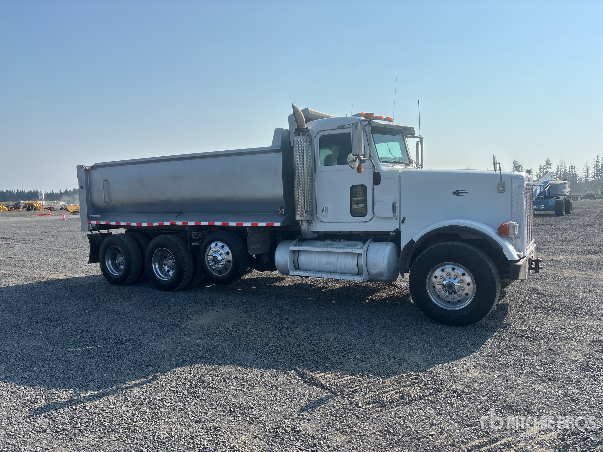 2005 Peterbilt 378
