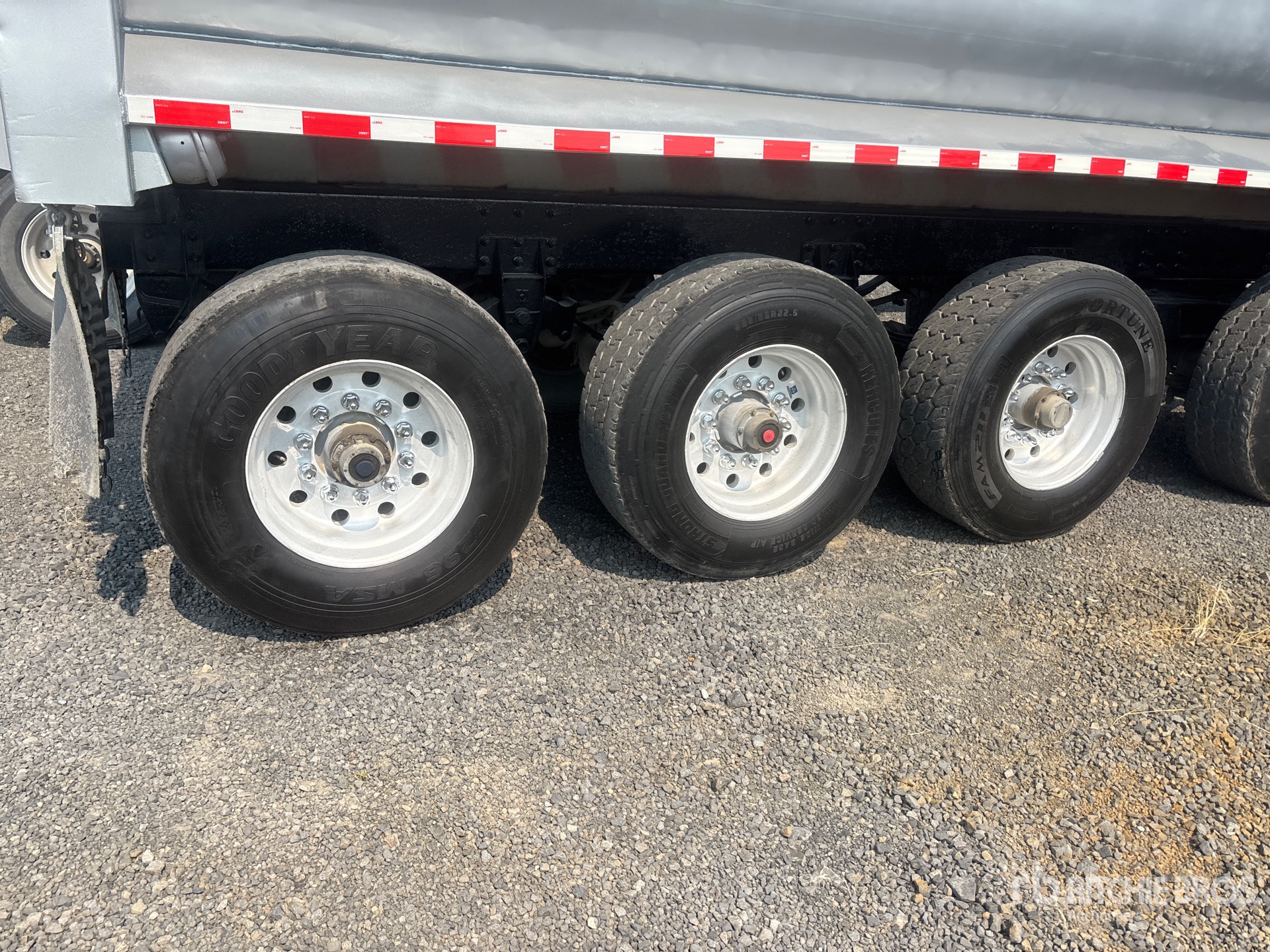 2005 Beall 17 ft 6 in Quad/A Turntable
