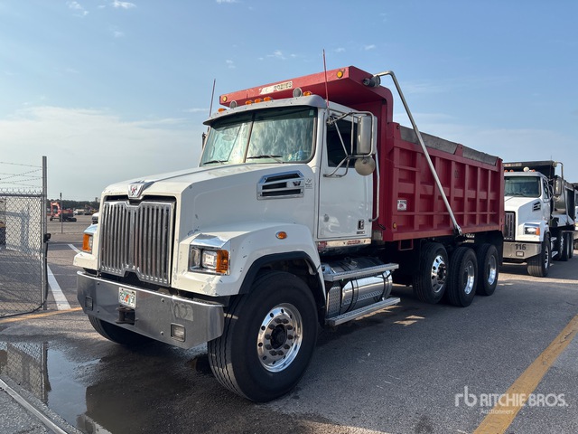 2017 Western Star 4700sf 8x4 Tri/a Dump Truck