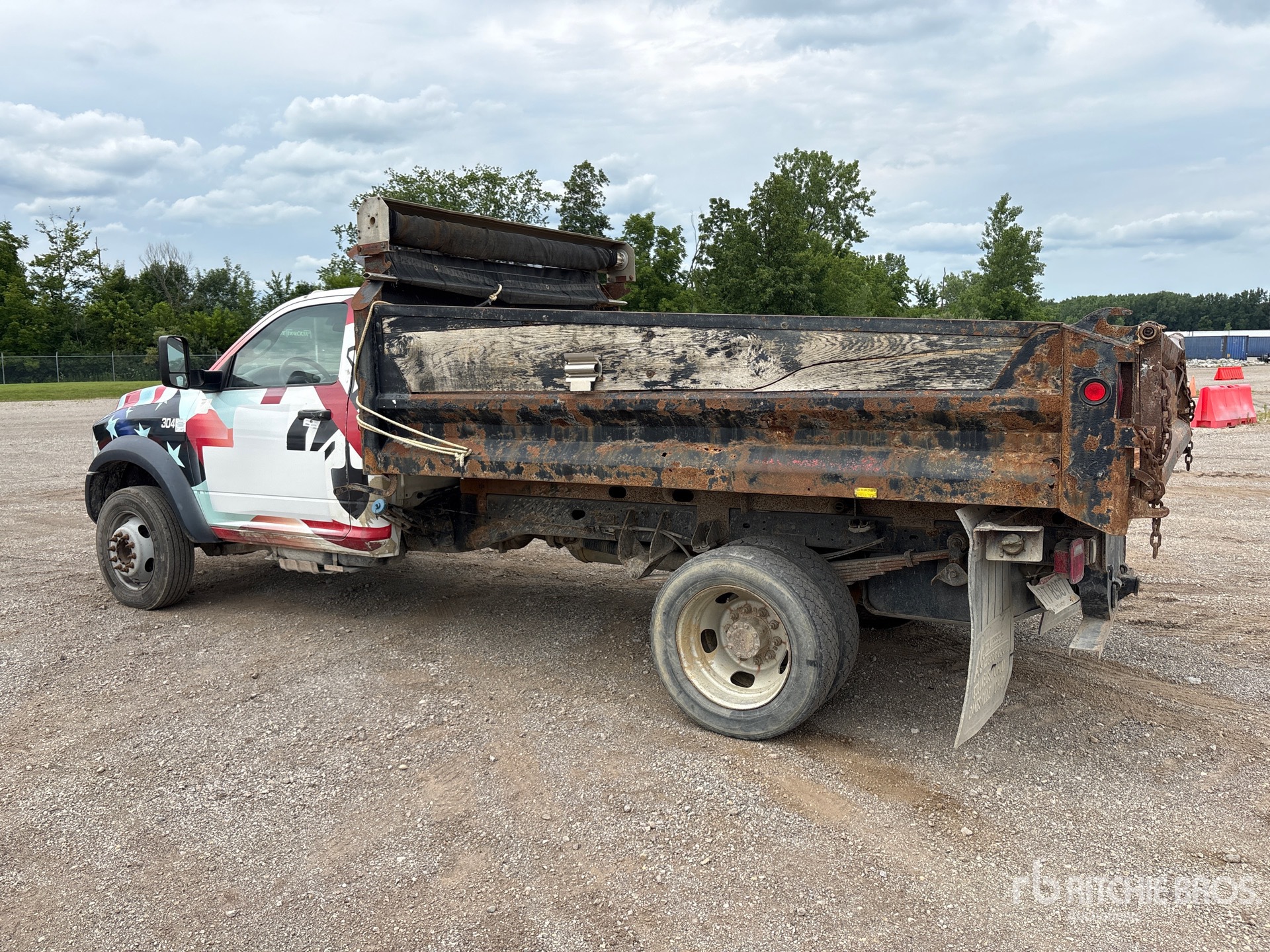 General Appearance with Picture, Left Rear Corner
