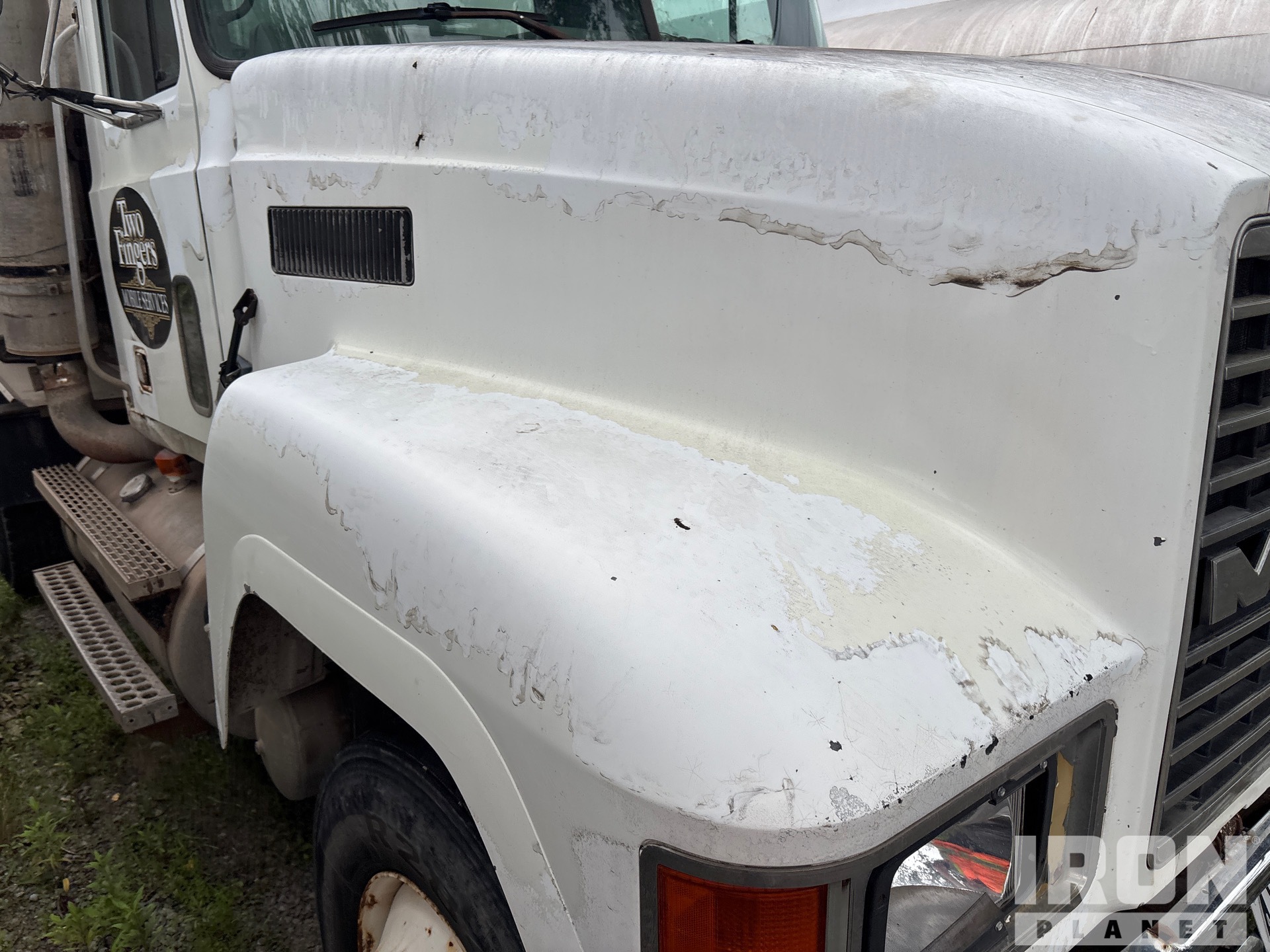 1997 Mack CH613
