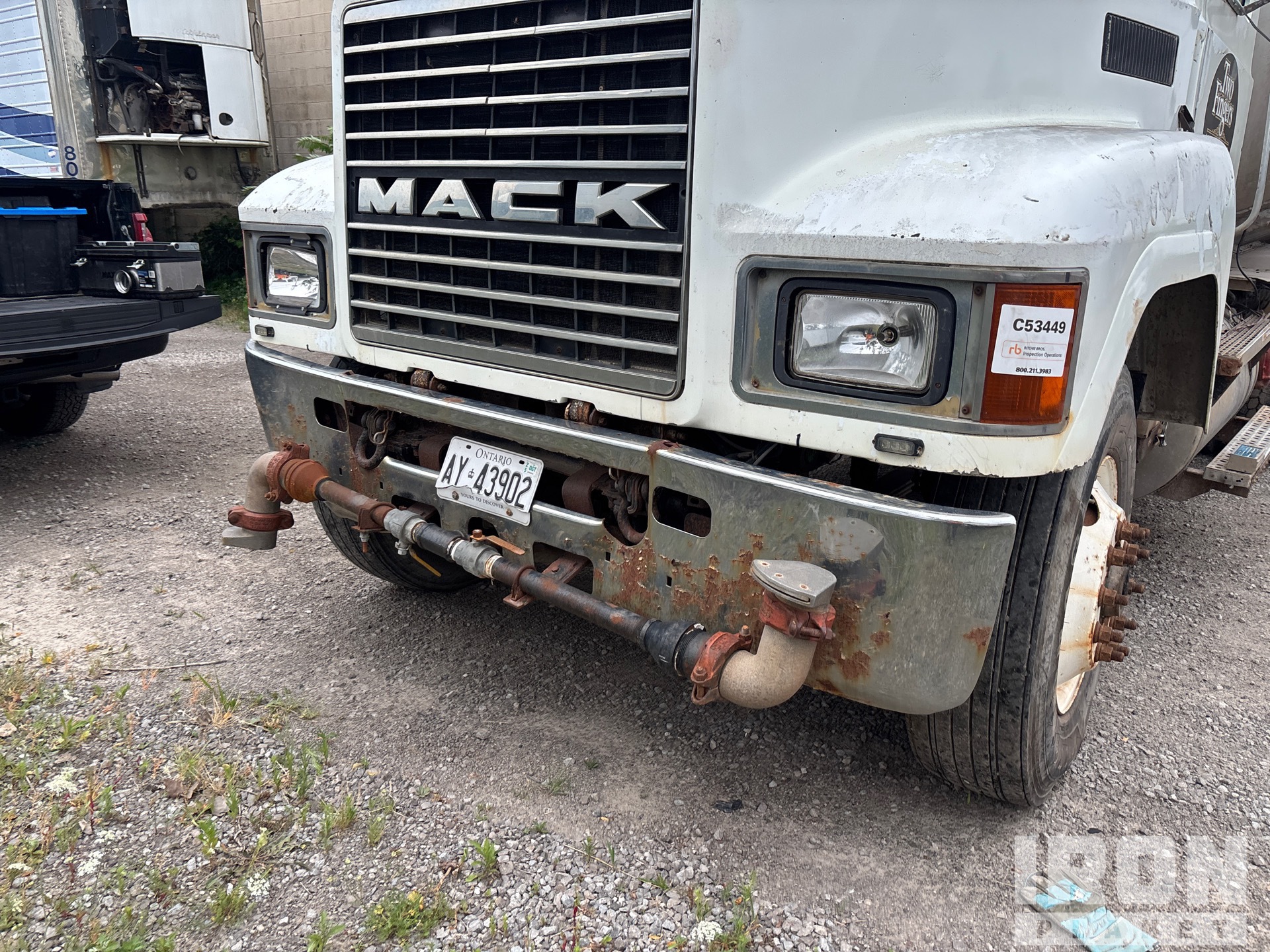 1997 Mack CH613