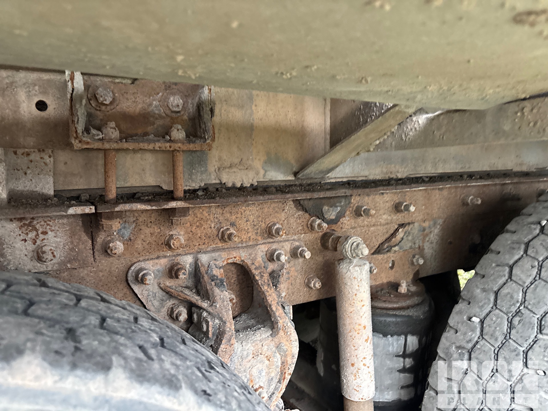 1997 Mack CH613