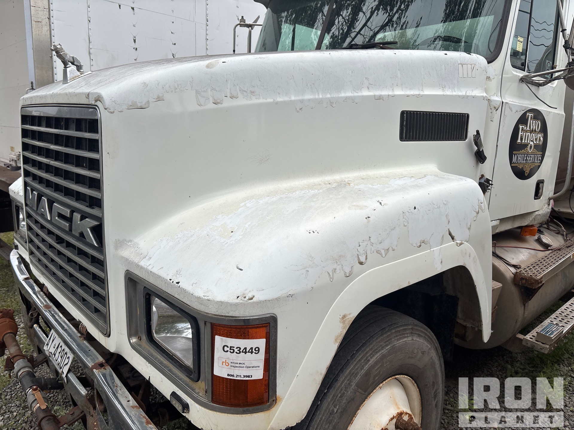 1997 Mack CH613