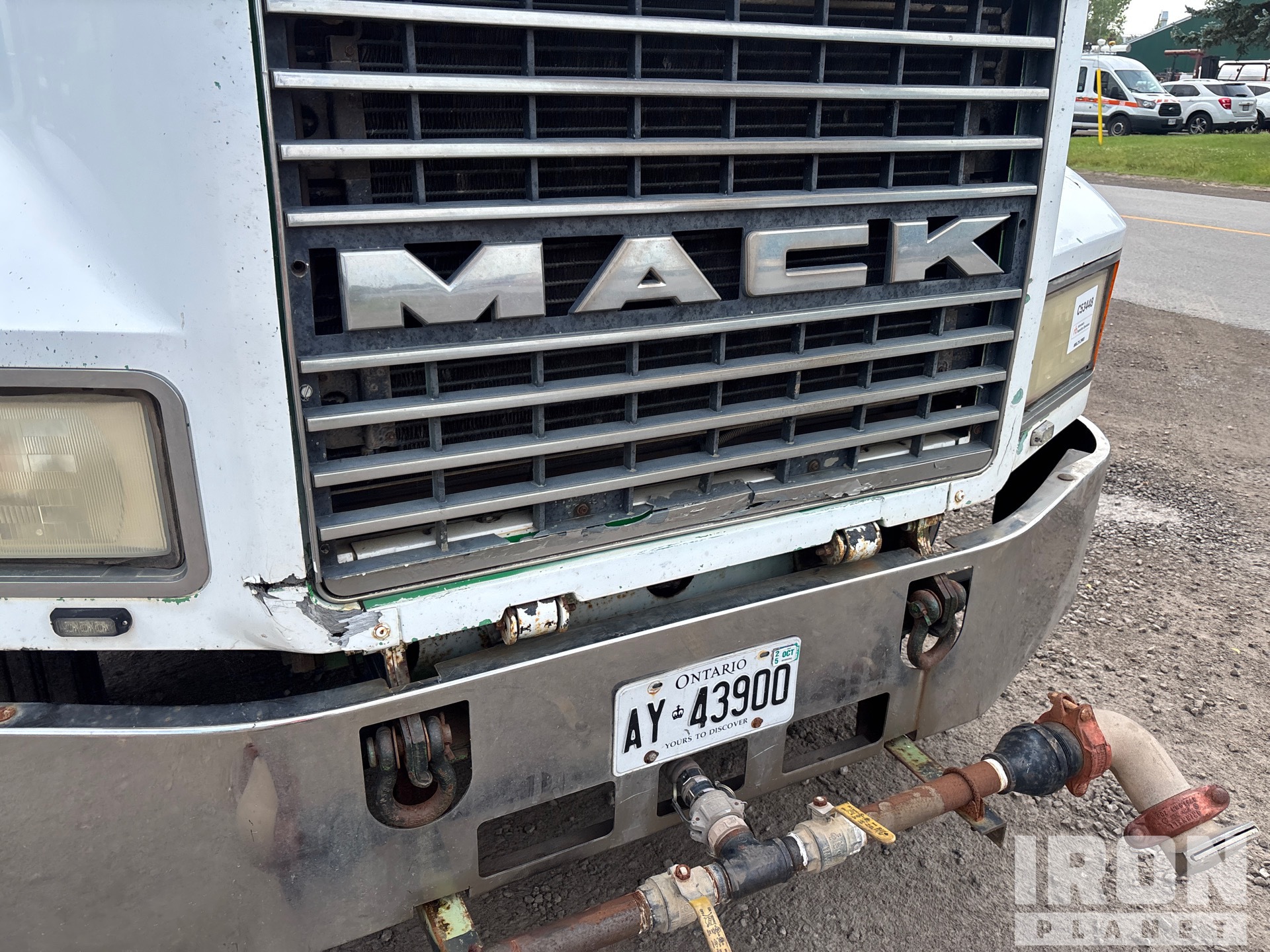 1999 Mack CH613