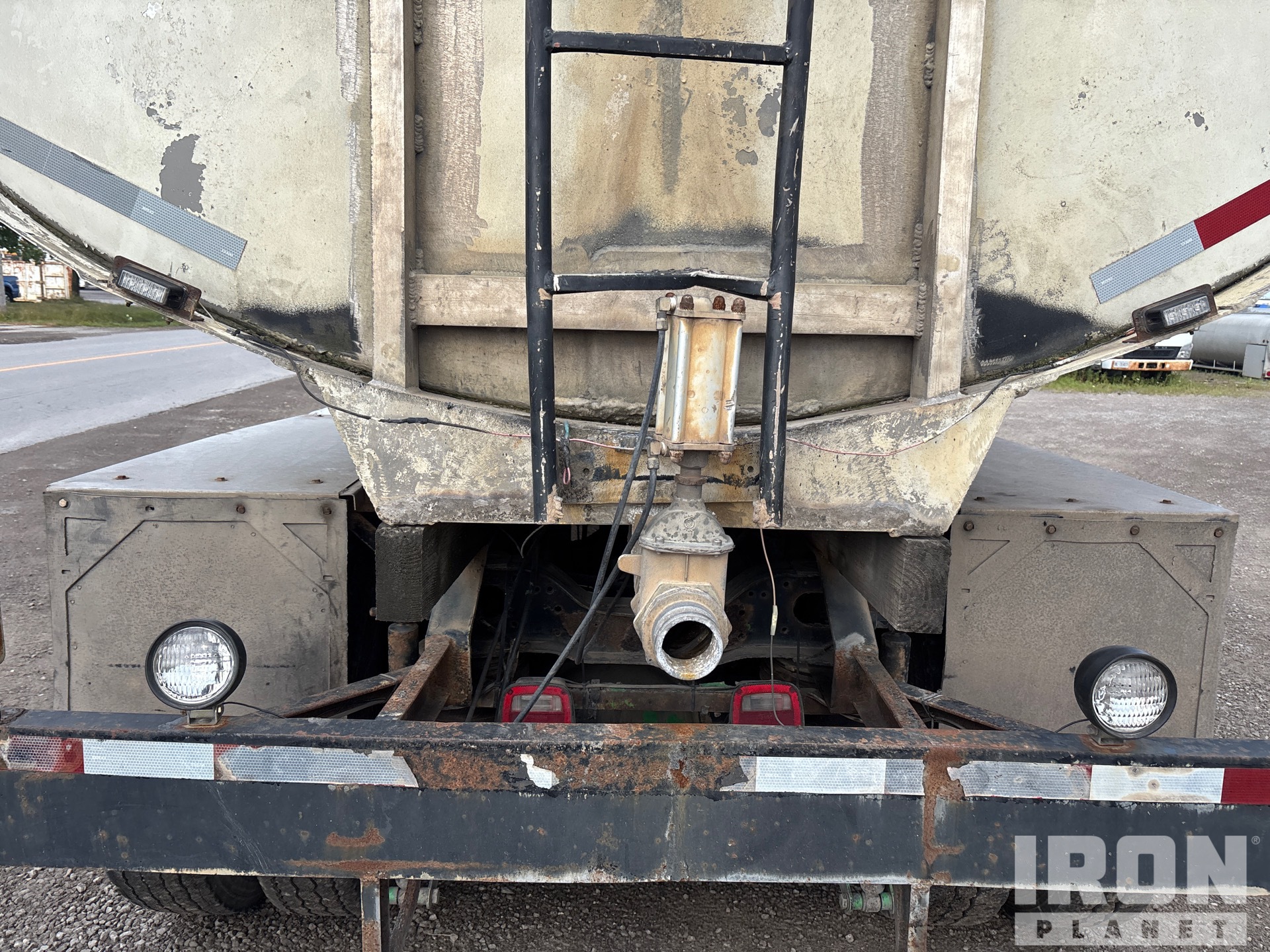 1999 Mack CH613