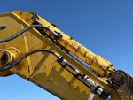 Hydraulics with Thumb Cylinder