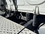 4 Underbody - Truck with Cab Suspension Air Bags