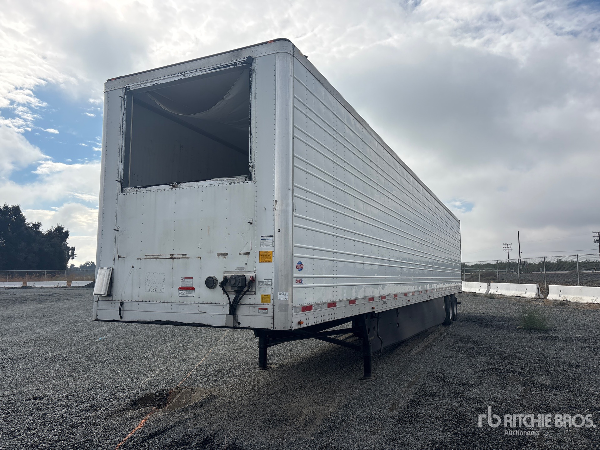 Photo of 2023 Utility 53 ft x 102 in T/A