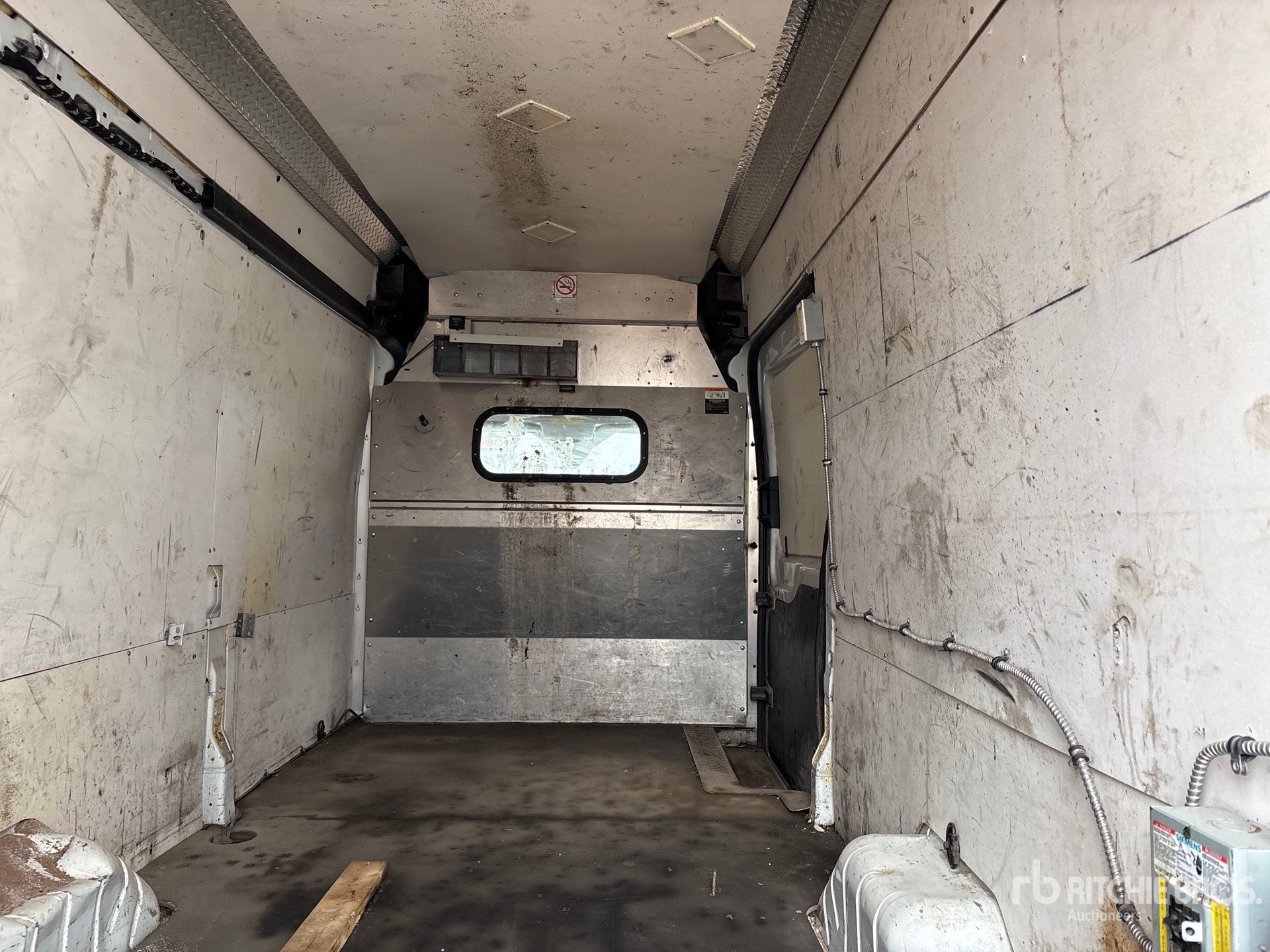 2017 Ford E-350