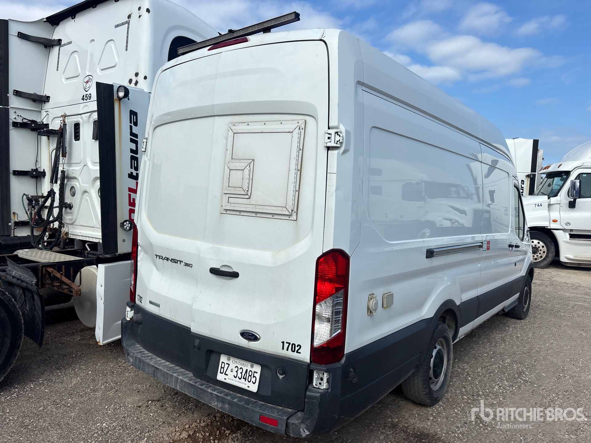 2017 Ford E-350