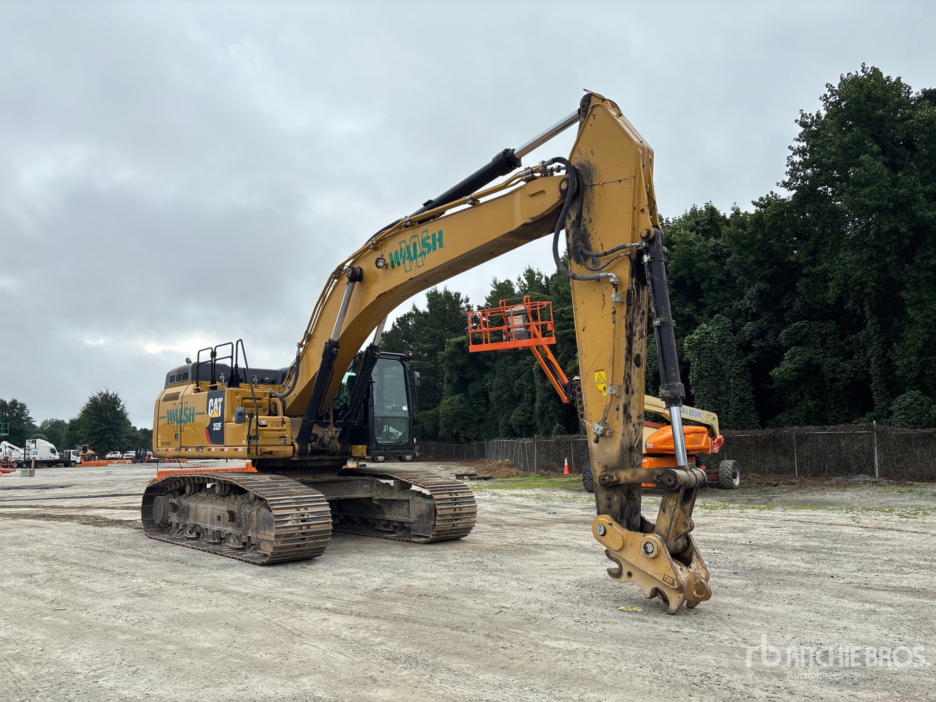 2019 Caterpillar 352F LRE