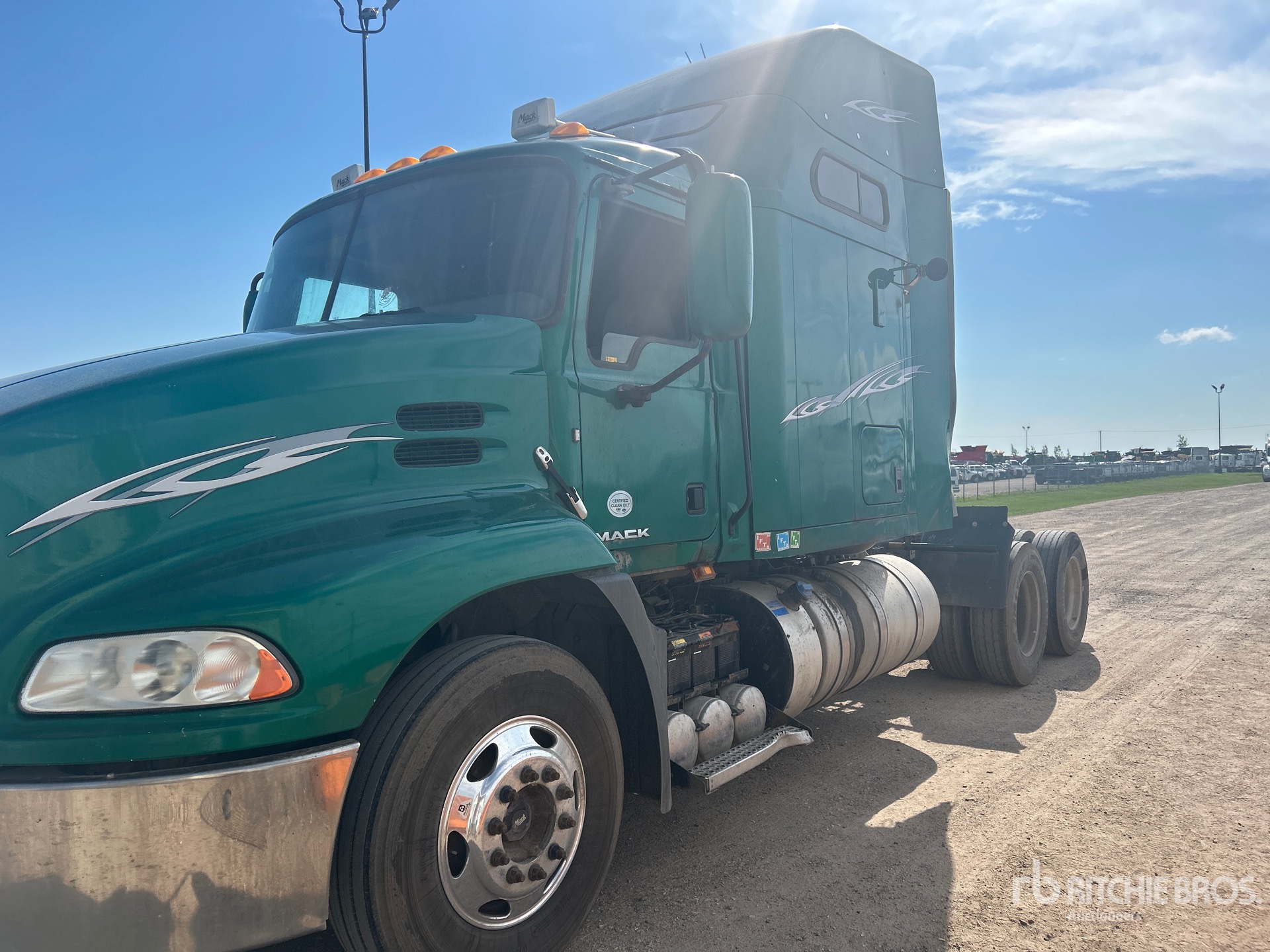 Photo of a 2016 Mack CXU613