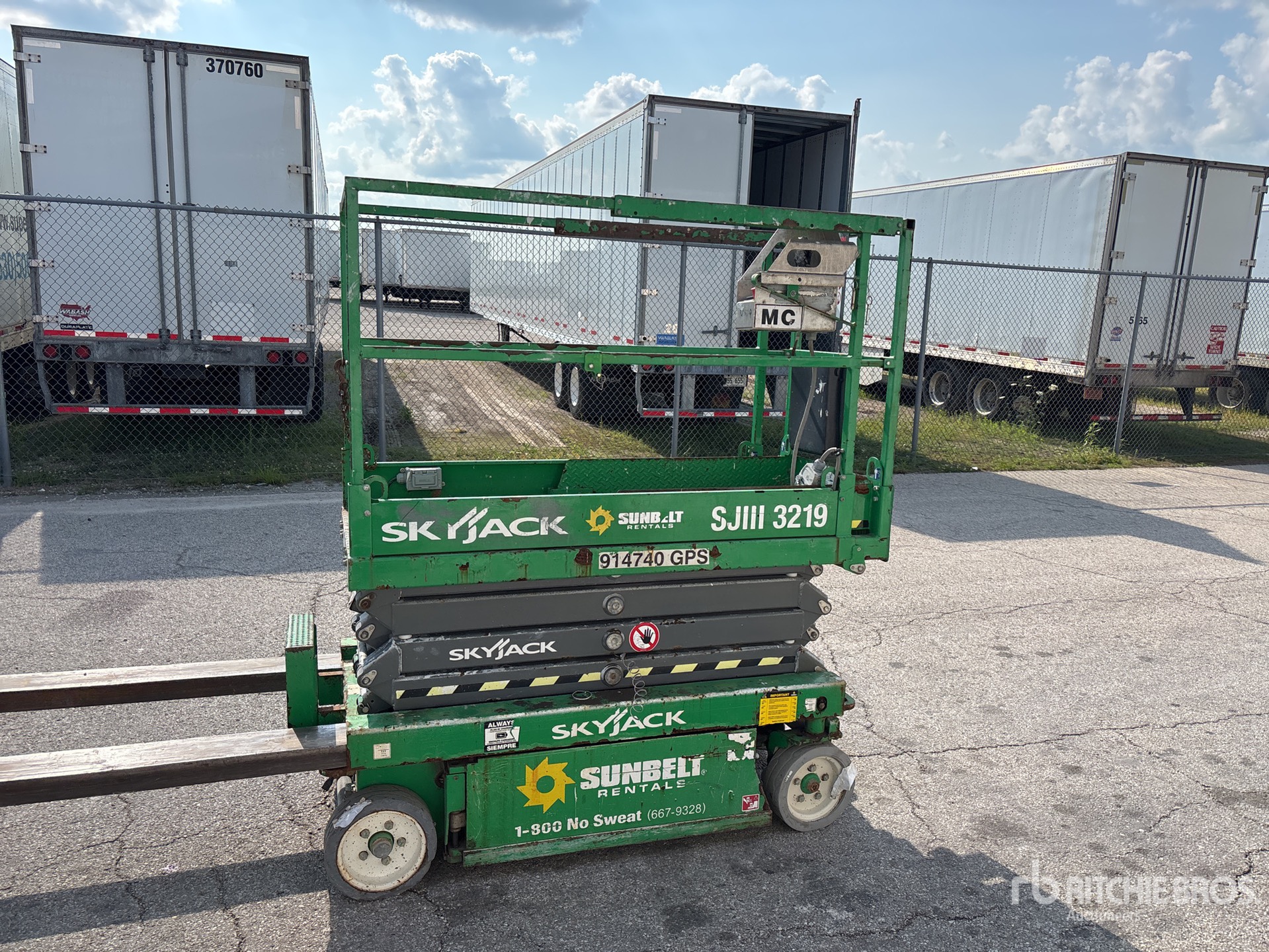 Photo of a 2016 Skyjack SJII3219