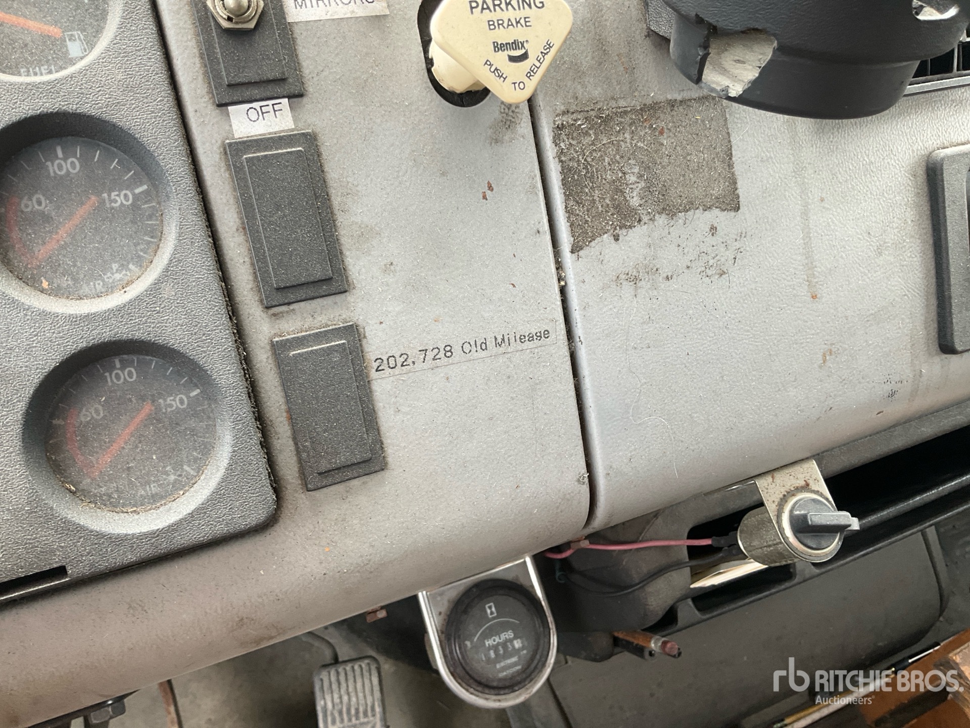 1998 Freightliner FL 70