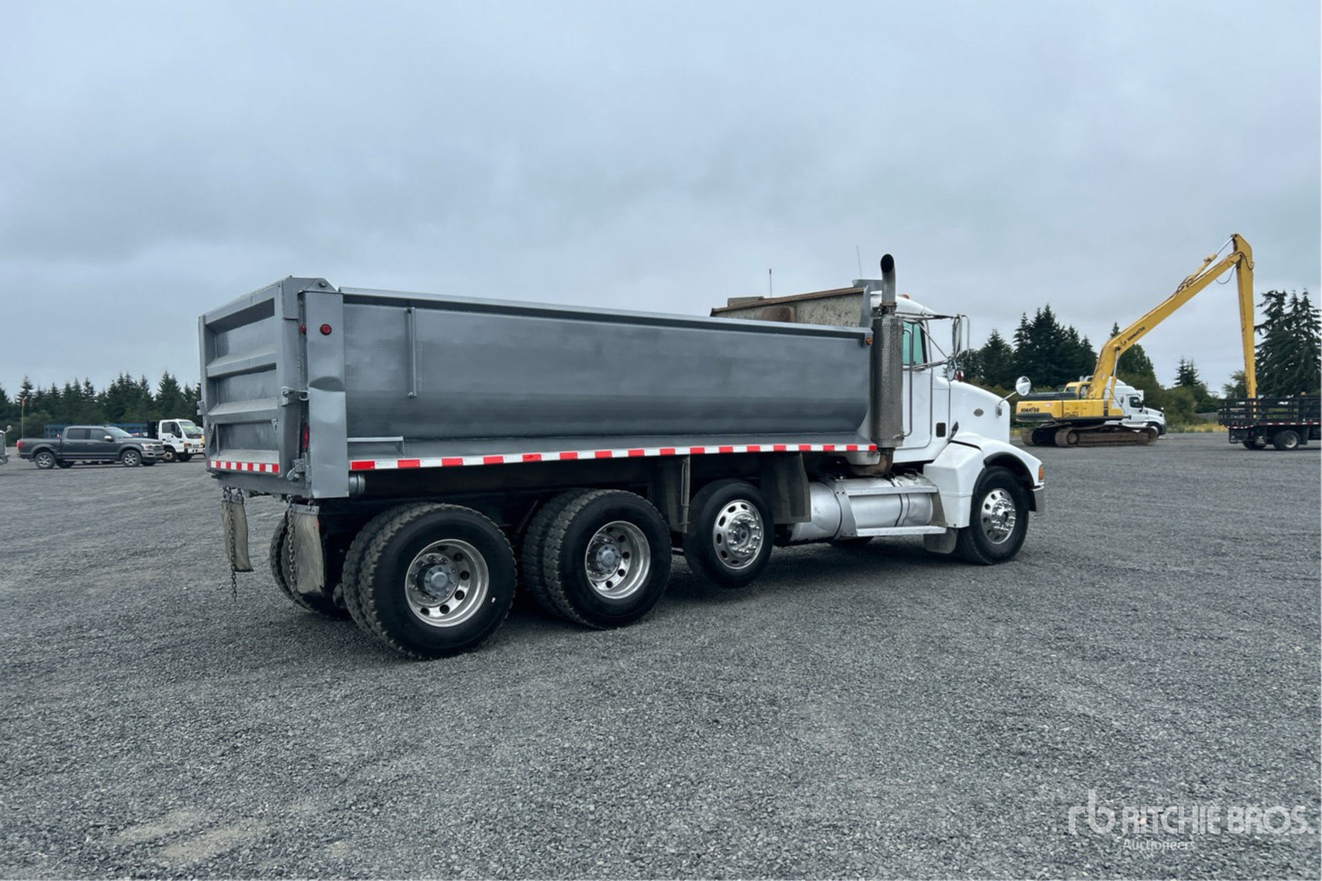 1999 Peterbilt 385
